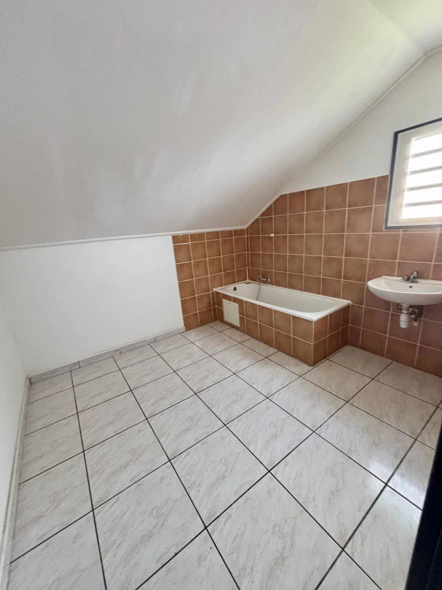 Location Local Saint-Benoît