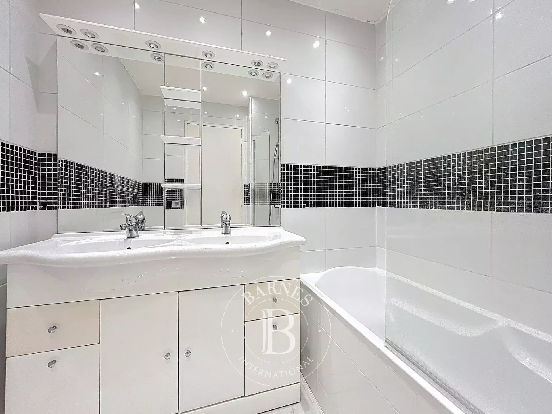 Daire Paris 16ème - picture 14