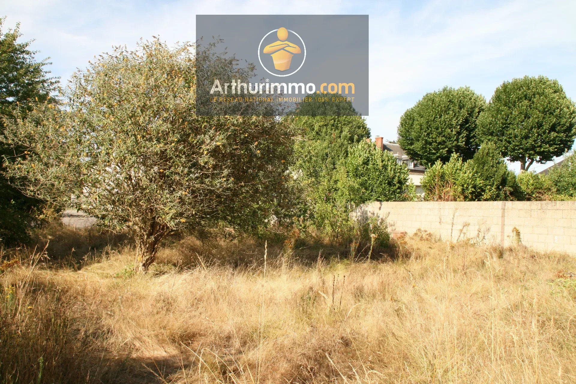 JOSSELIN – TERRAIN CONSTRUCTIBLE DE 810 M²
