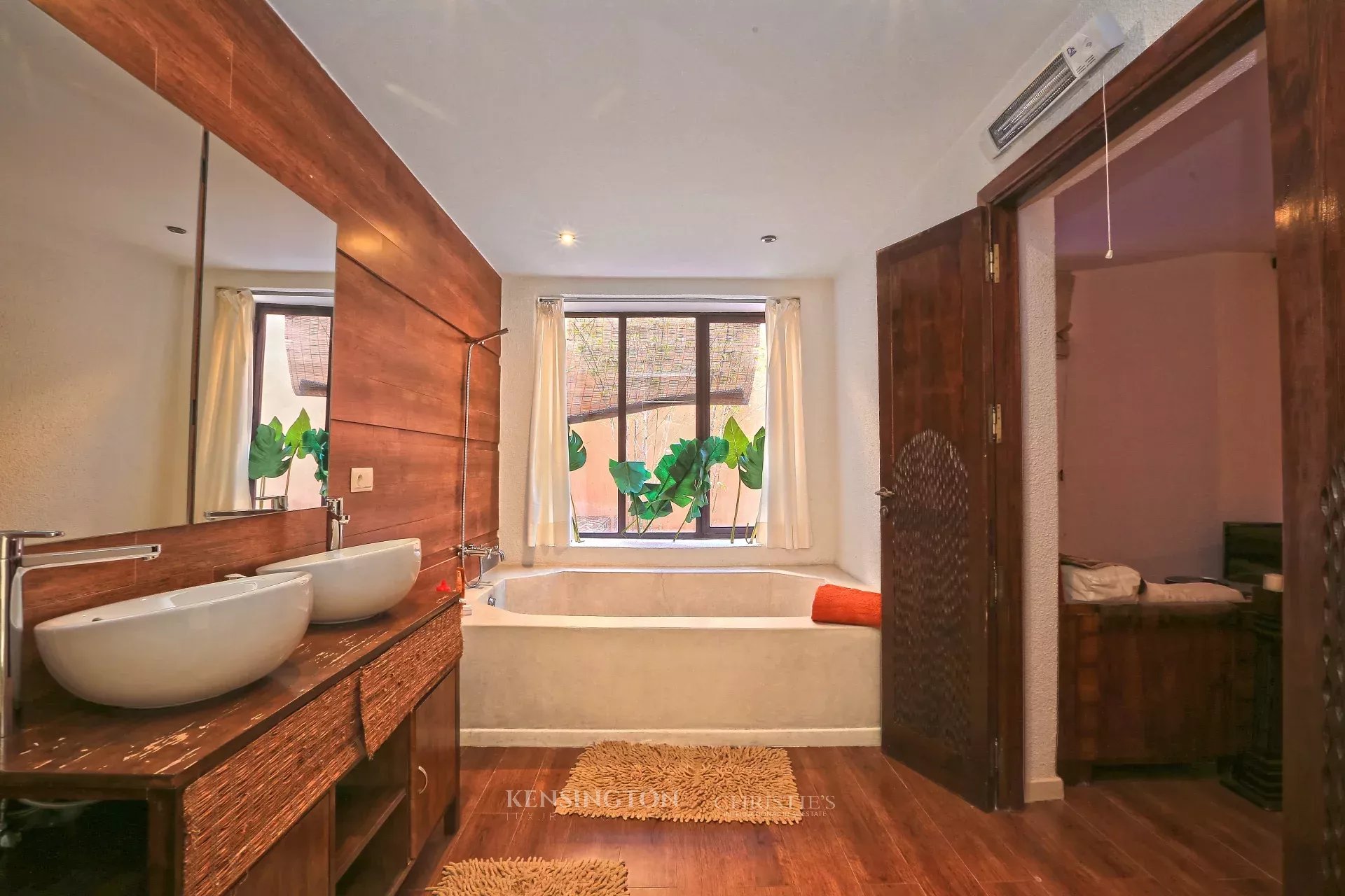 6 Bedroom Villa/Townhouse's Image 36