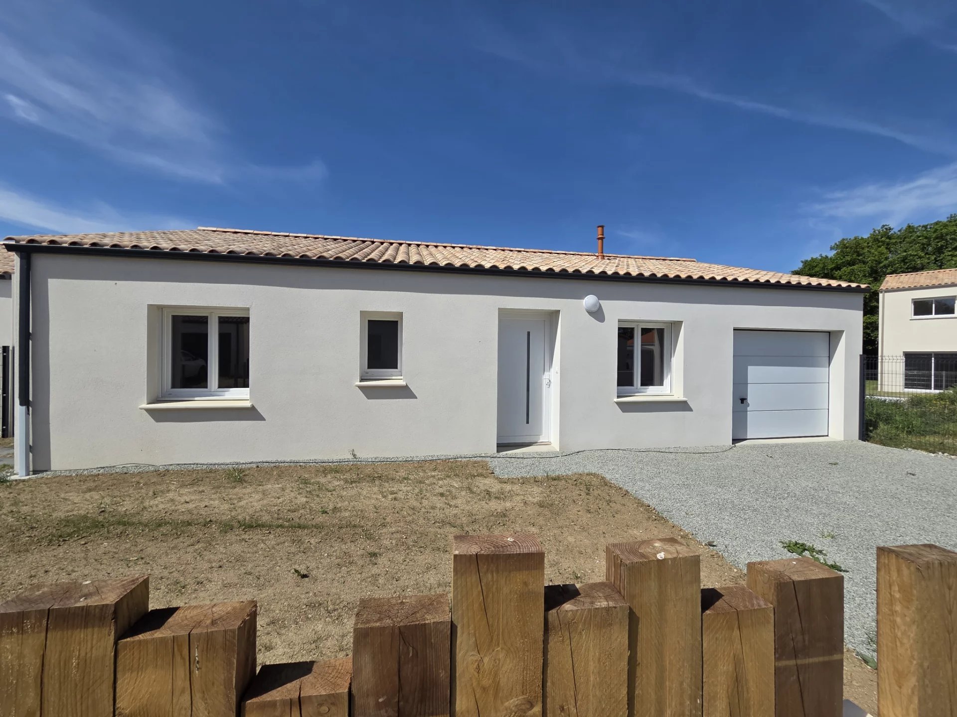 MAISON NEUVE DE PLAIN-PIED 3 CHBRES !