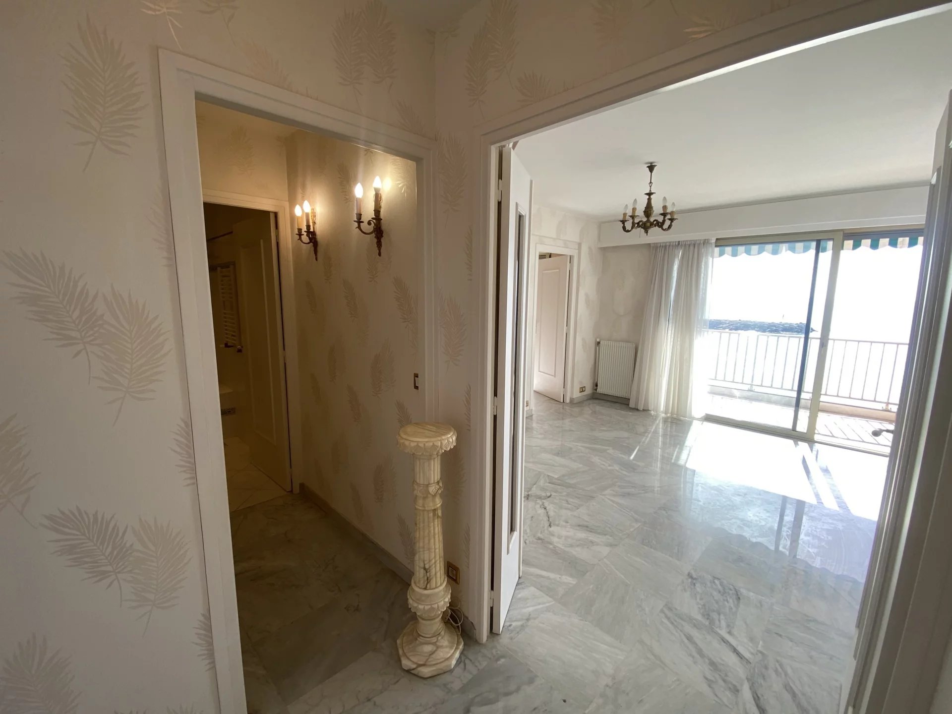 IN VENDITA ROQUEBRUNE CAP MARTIN - FRONTE MARE 2LOCALI 43MQ CON TERRAZZA 12MQ CANTINA