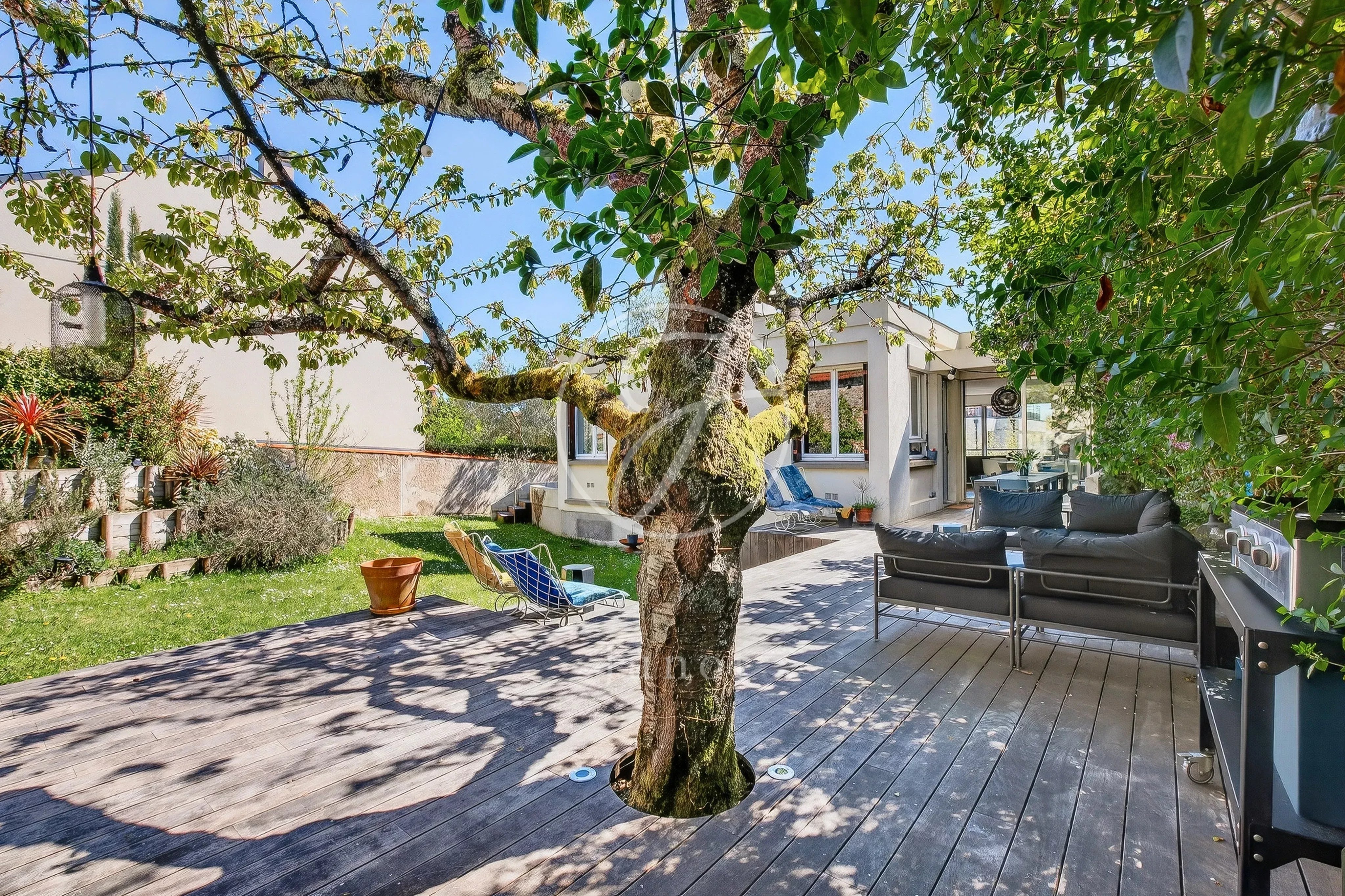 Saint-Cloud - MONTRETOUT - Maison à vendre - 310m² - Terrain 718m²