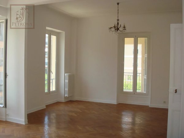 2-Bedroom Apartment in Nice — photo 3