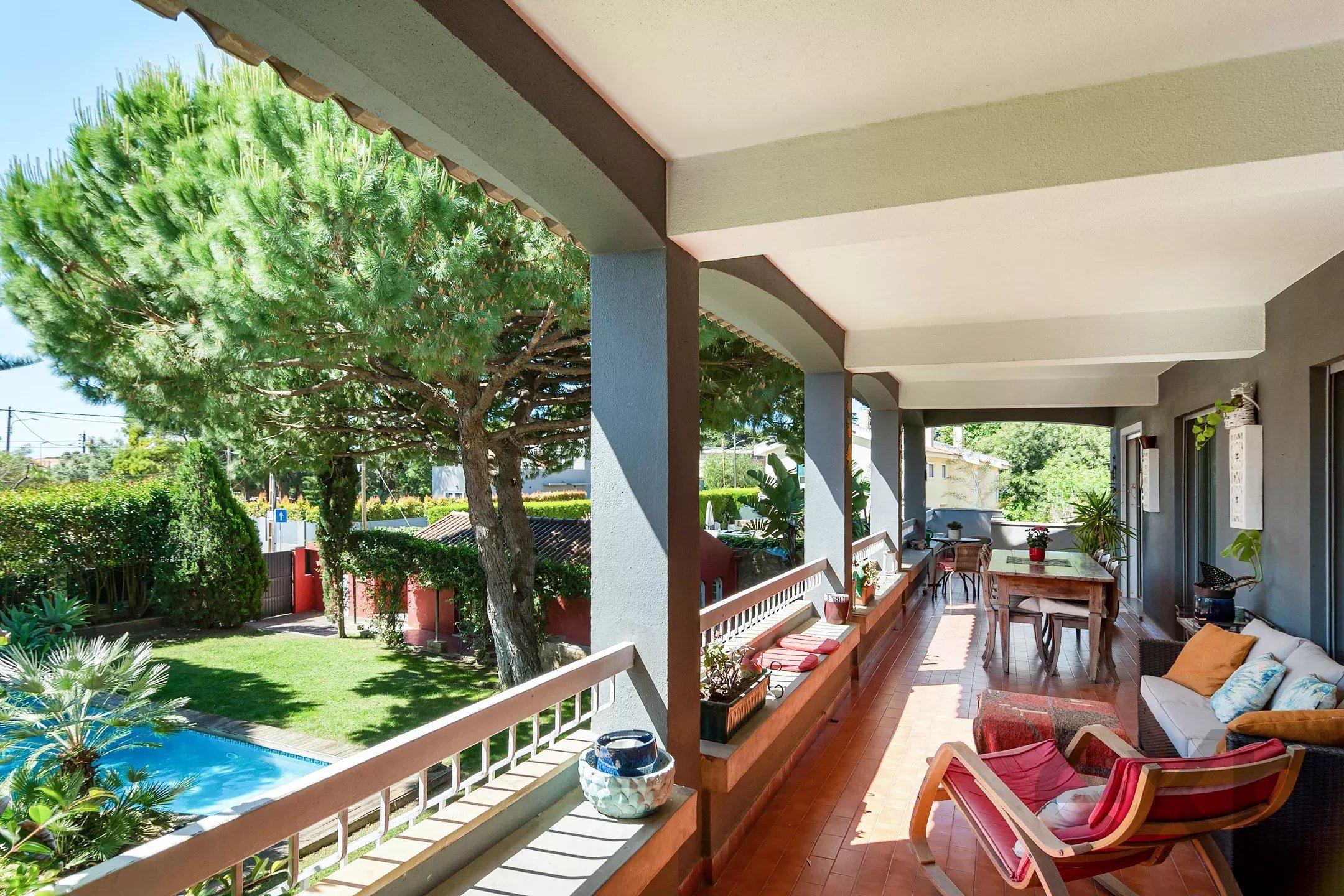 Cascais, Quinta da Bicuda - T4+2 House, Elegant with Pool, Garden, and Spacious Terraces 2750-704 image 3