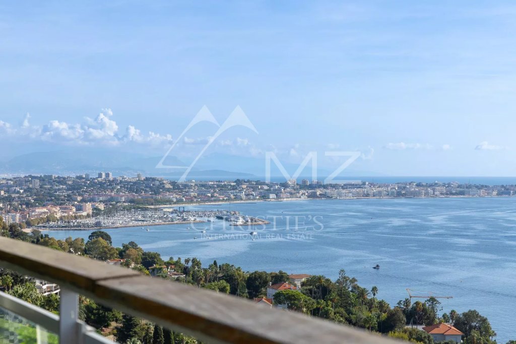 Apartment for sale in Cannes — Superb duplex on the last floor