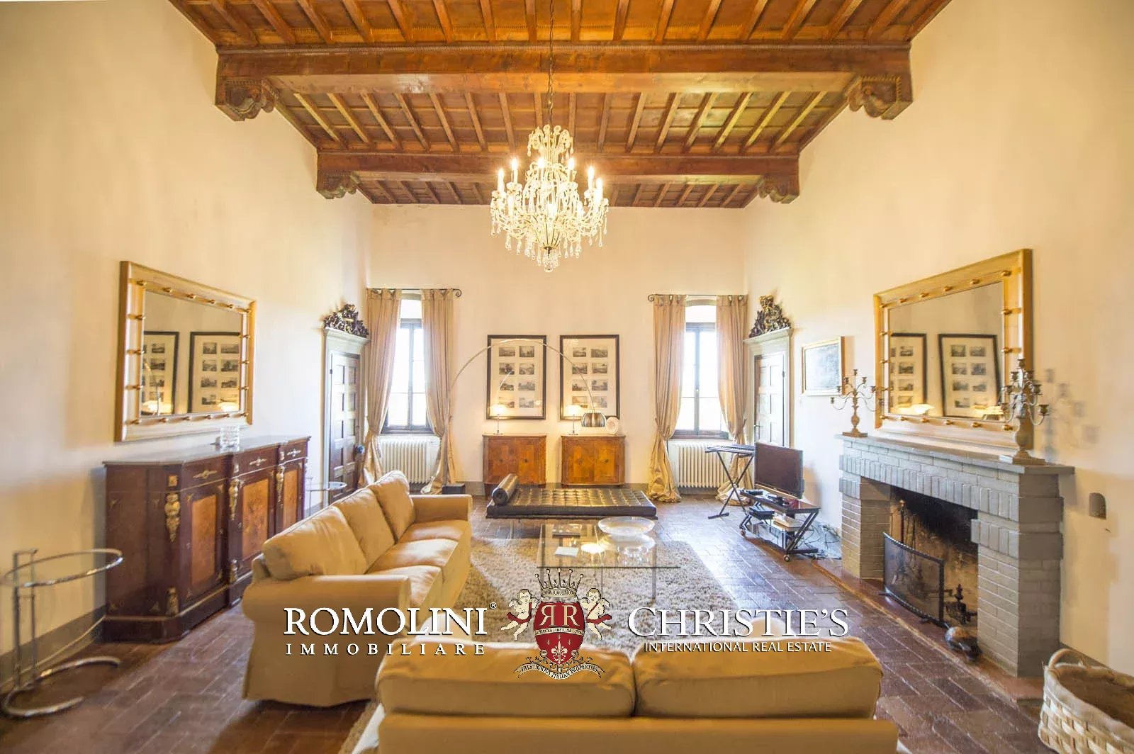 LUXURY HISTORICAL VILLA FOR SALE IN RADDA IN CHIANTI, TUSCANY