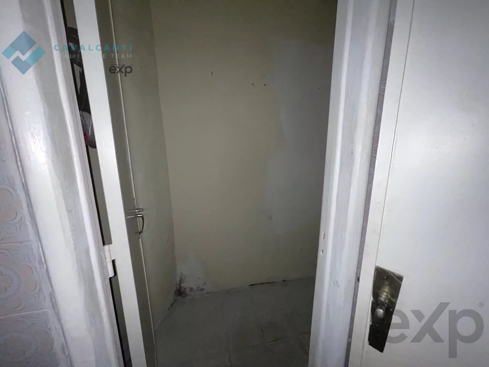 T2 to remodel - Carnaxide | Ideal for own home or investment 2790-005 image 47