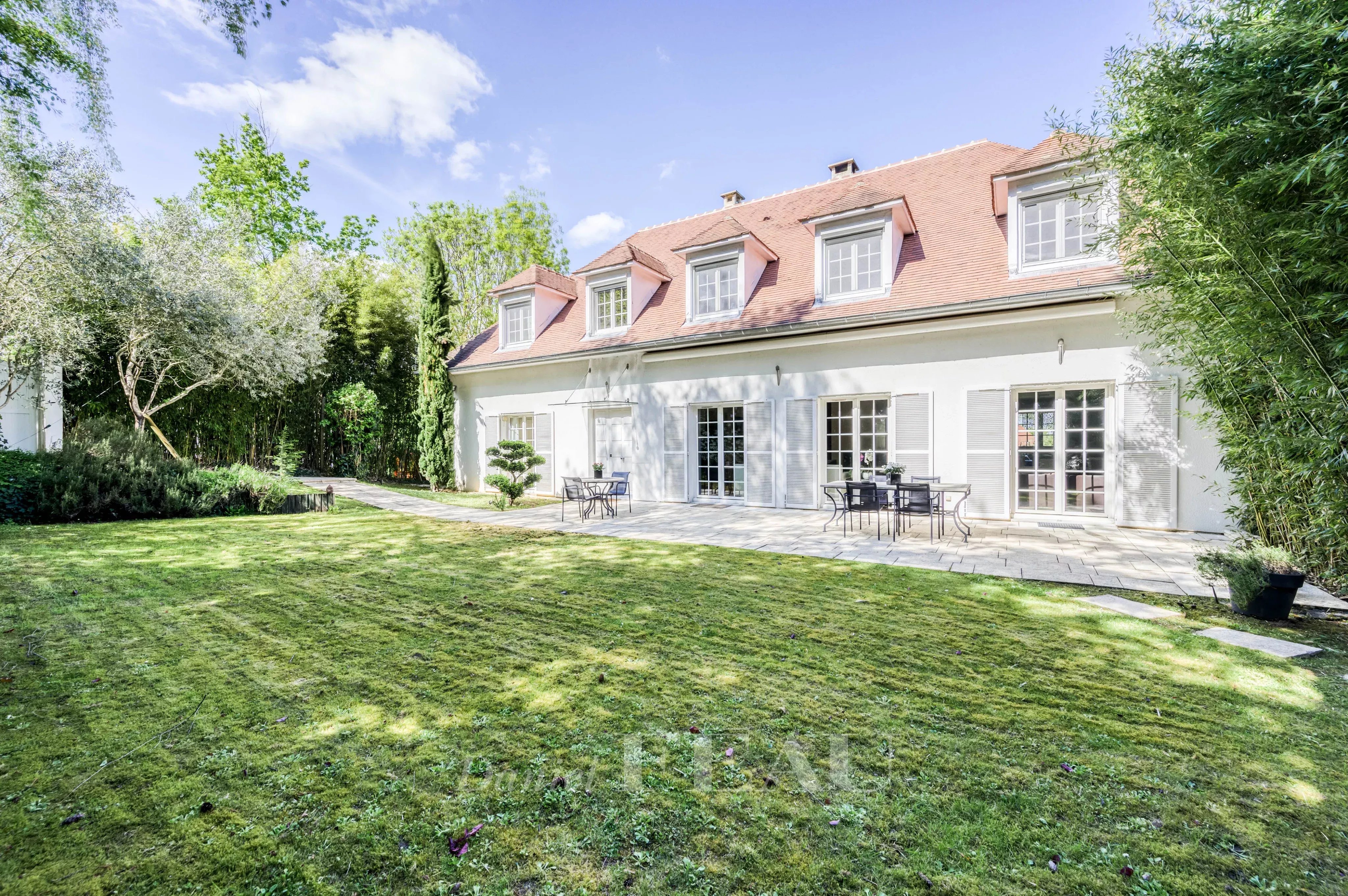 Garches - Proche golf de Saint-Cloud - Maison familiale.