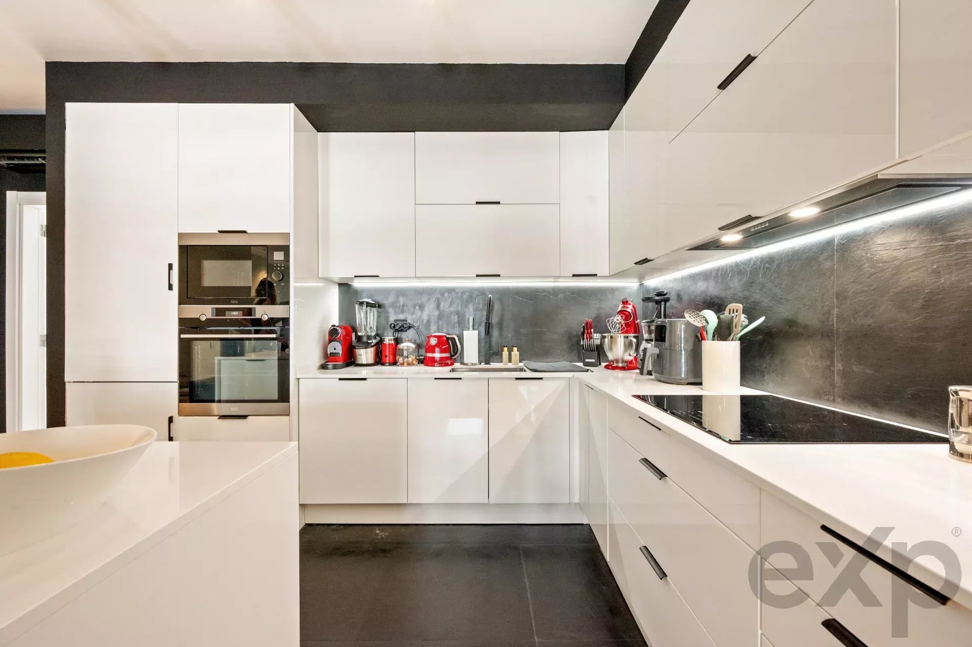 Elegant T2 + 1 Penthouse in Downtown Lisbon 86935832 image 35