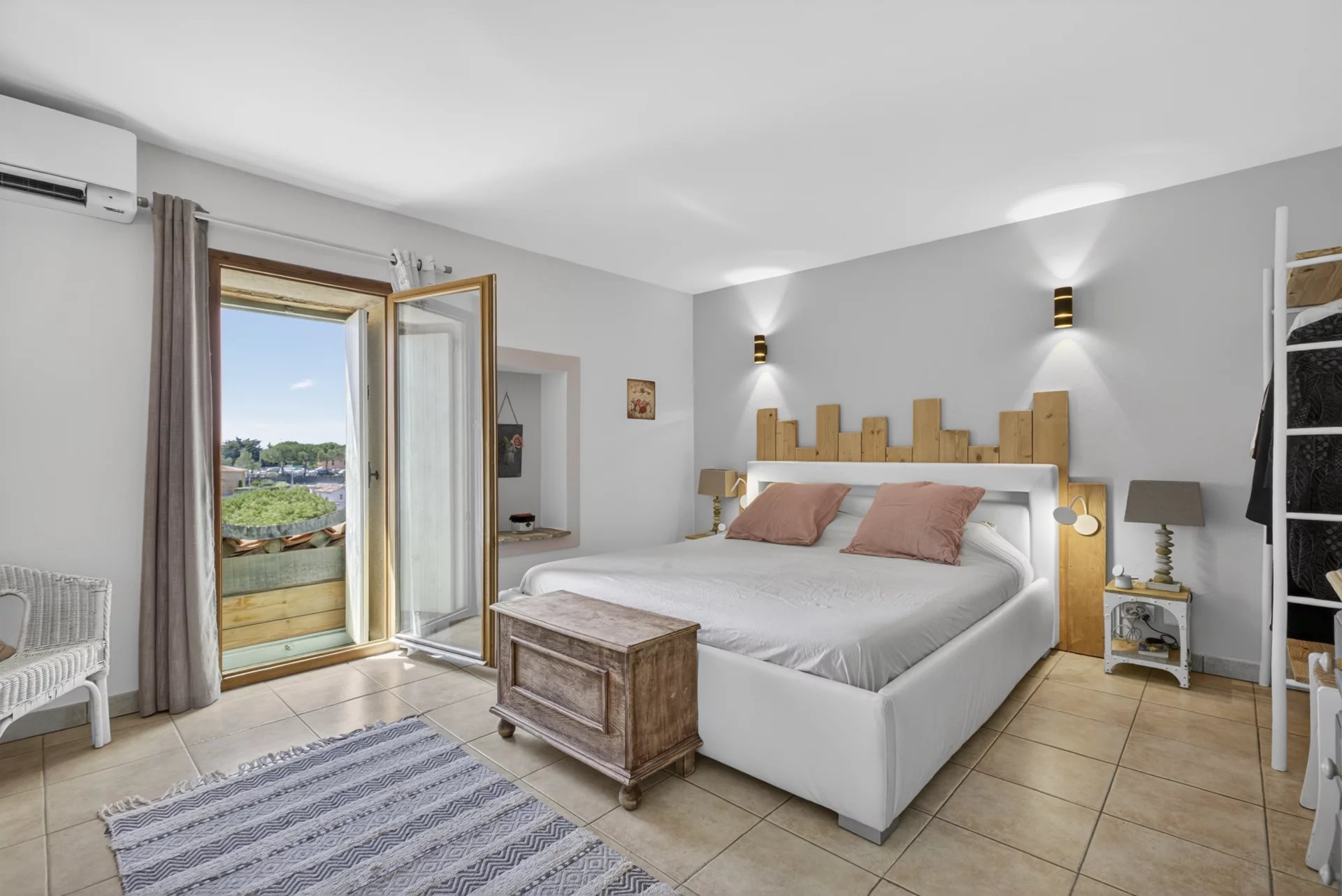 Renovated stone house with independent apartment walking distance to the village – Montauroux
