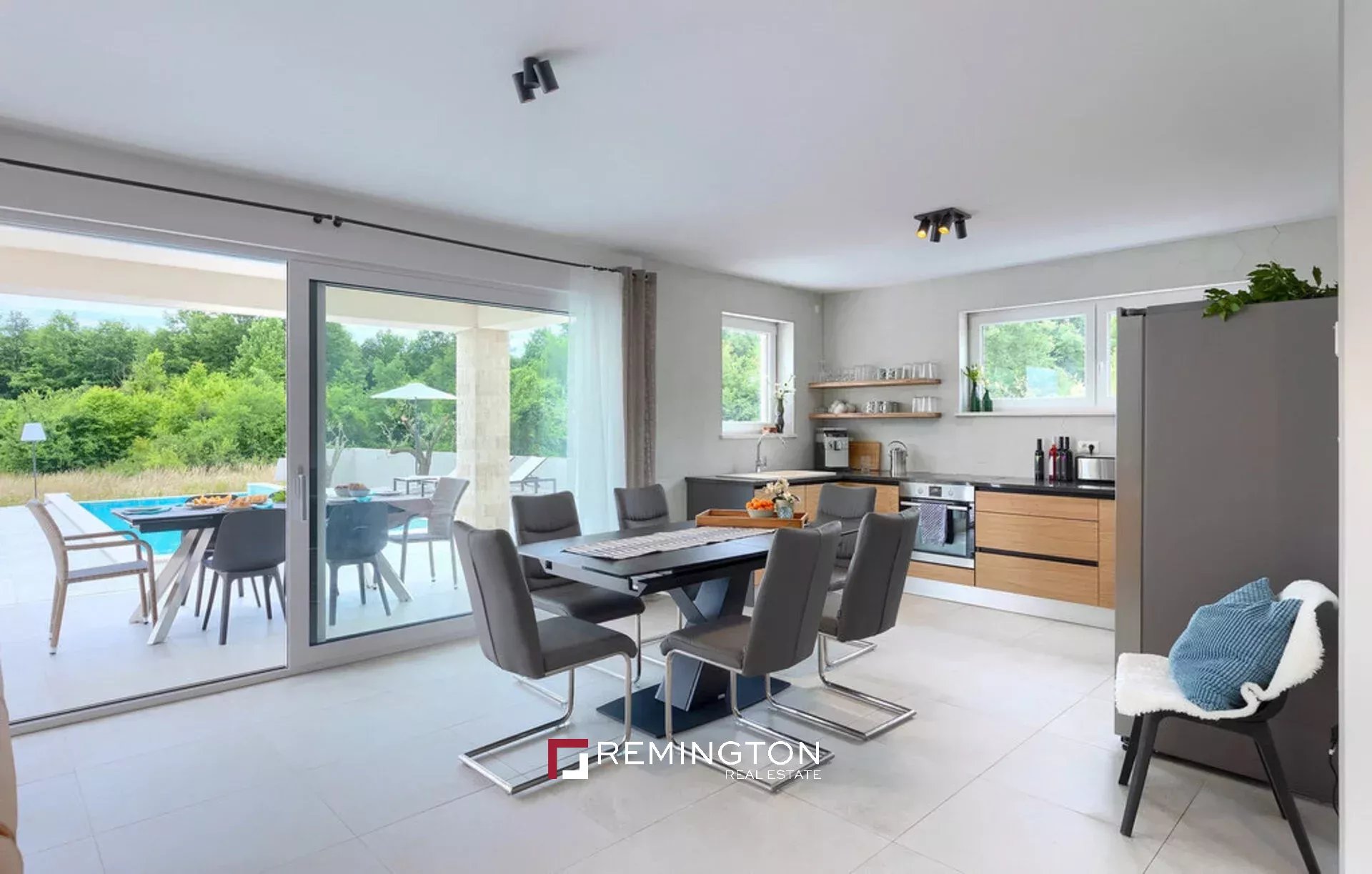 3 Bedroom Villa/Townhouse's Image 4
