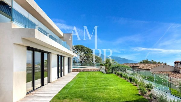 Sea View Luxury Villa for Sale in Roquebrune-Cap-Martin | France — photo 2