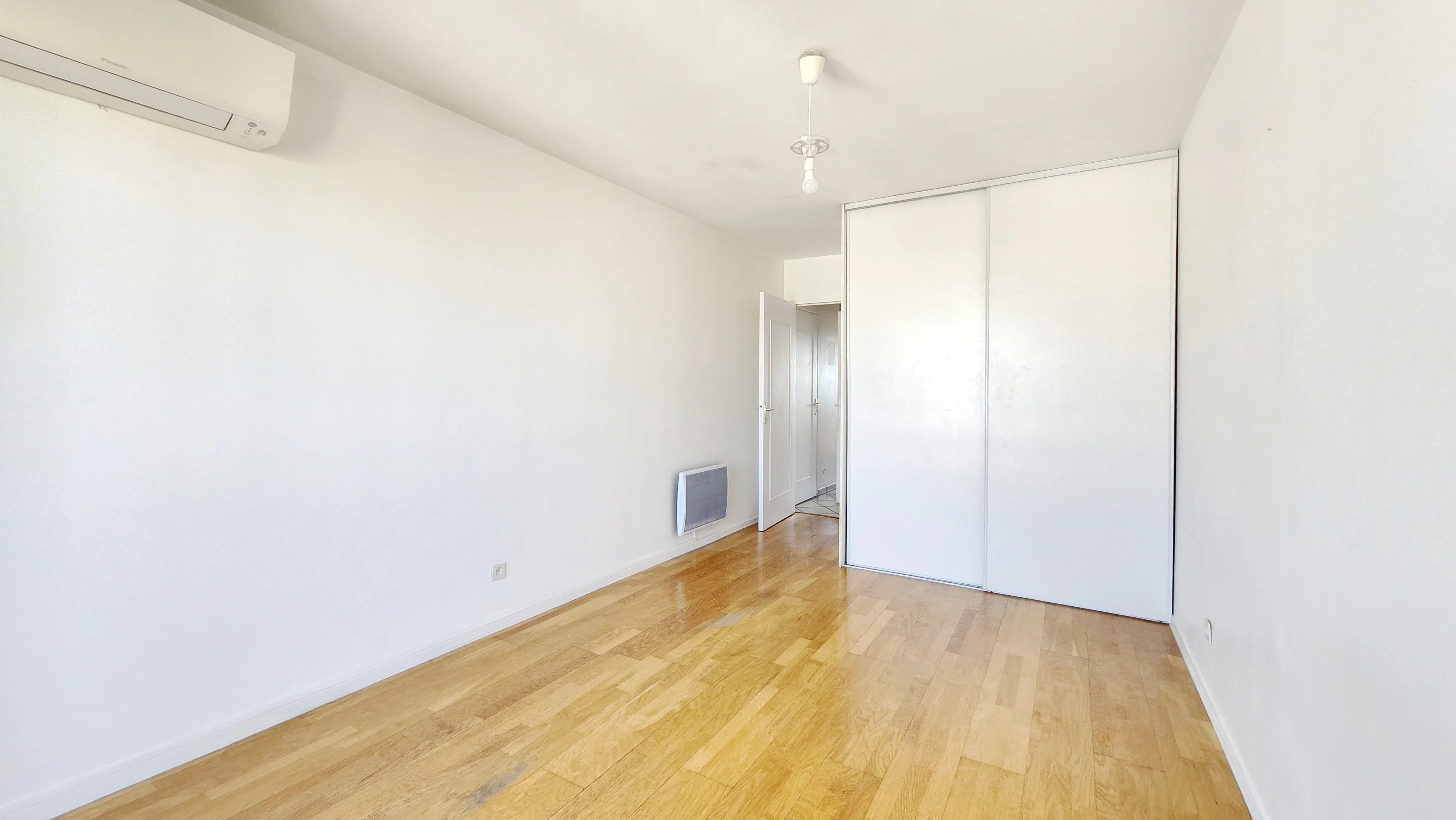 Appartement spacieux de 105m² à Villeurbanne, 3 chambres — photo 10