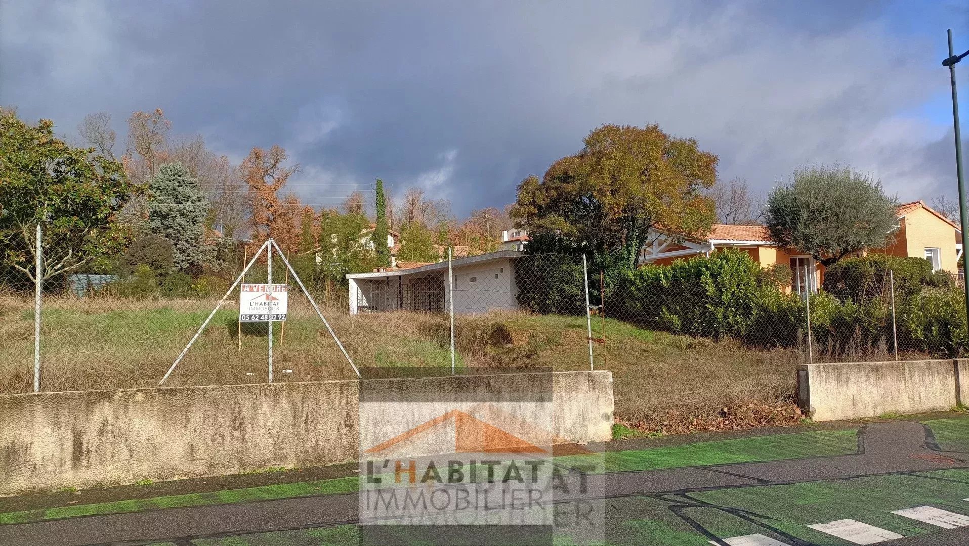 CENTRE PERLE RARE,TERRAIN A BATIR 680m²