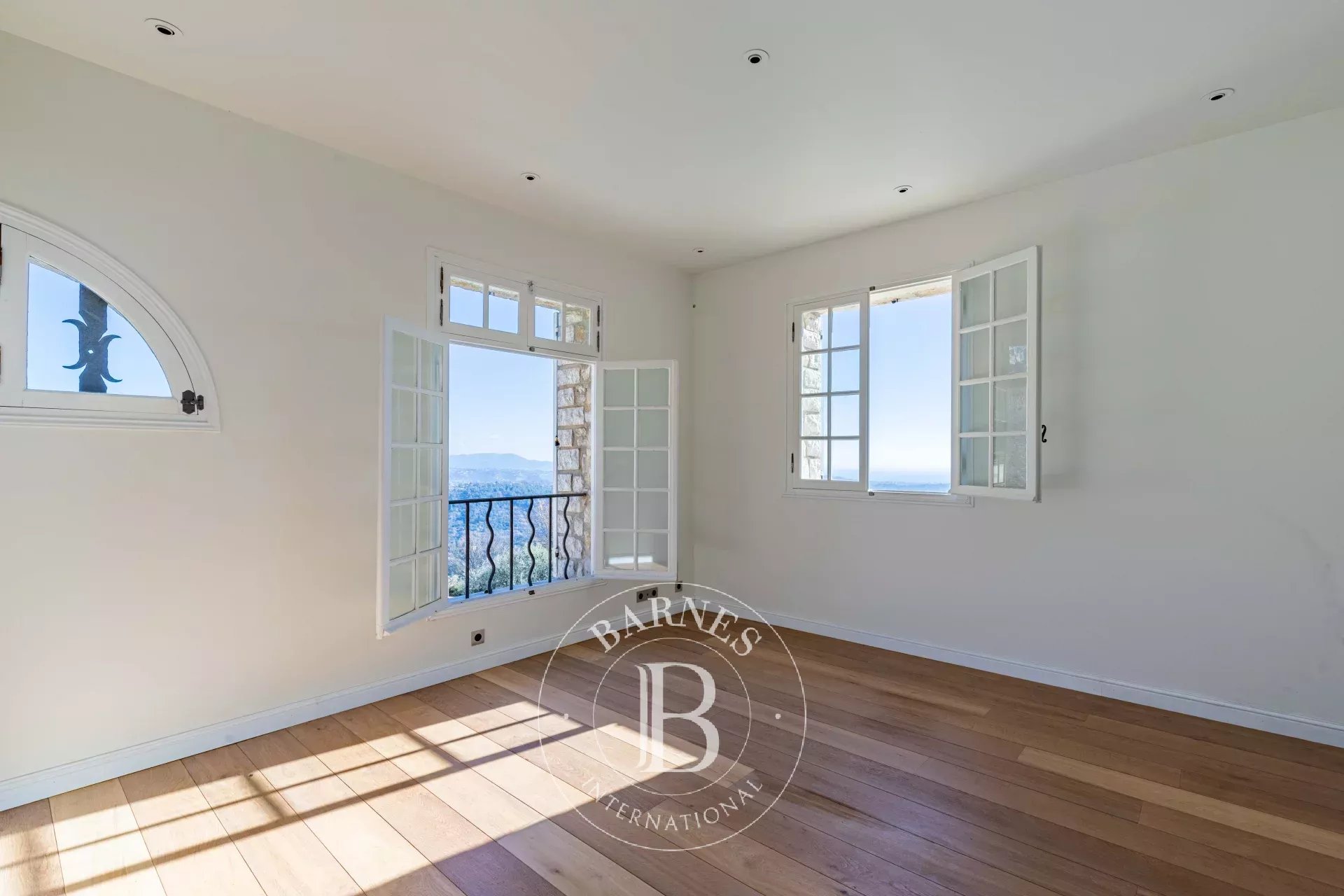 Exceptional domaine with 180° sea and mountain view - picture 29 title=