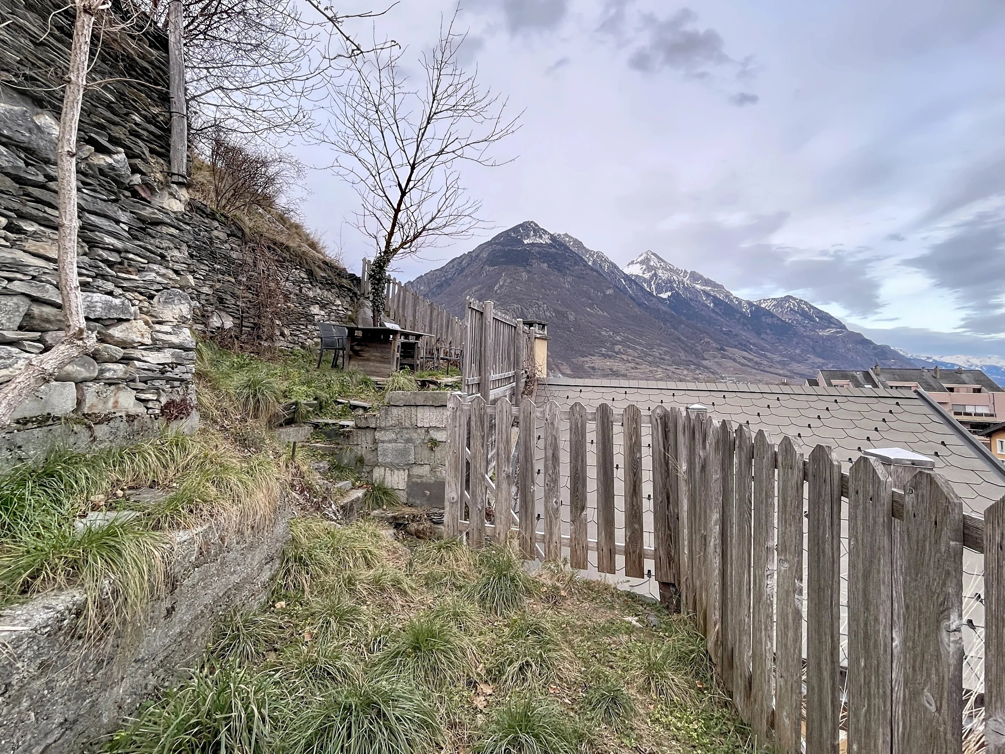 Belle maison contiguë