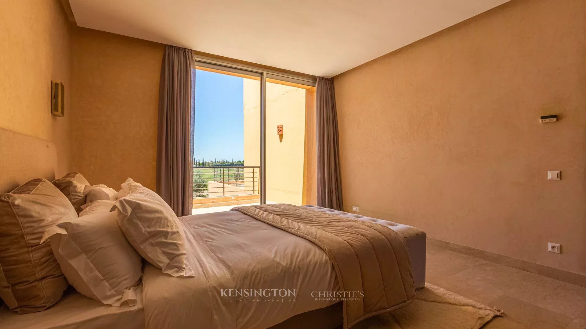 4 Bedroom Villa/Townhouse's Image 21