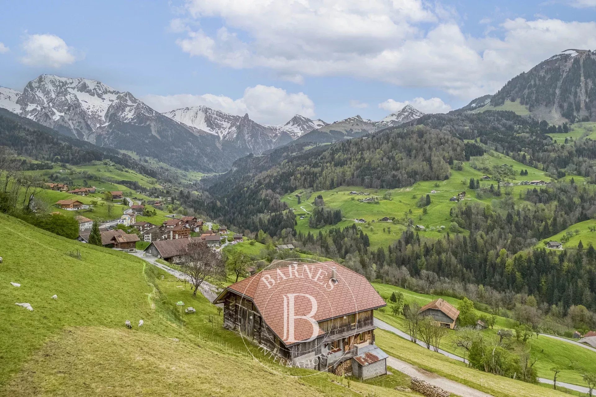 Chalet Manigod  -  ref 84674285 (picture 1)