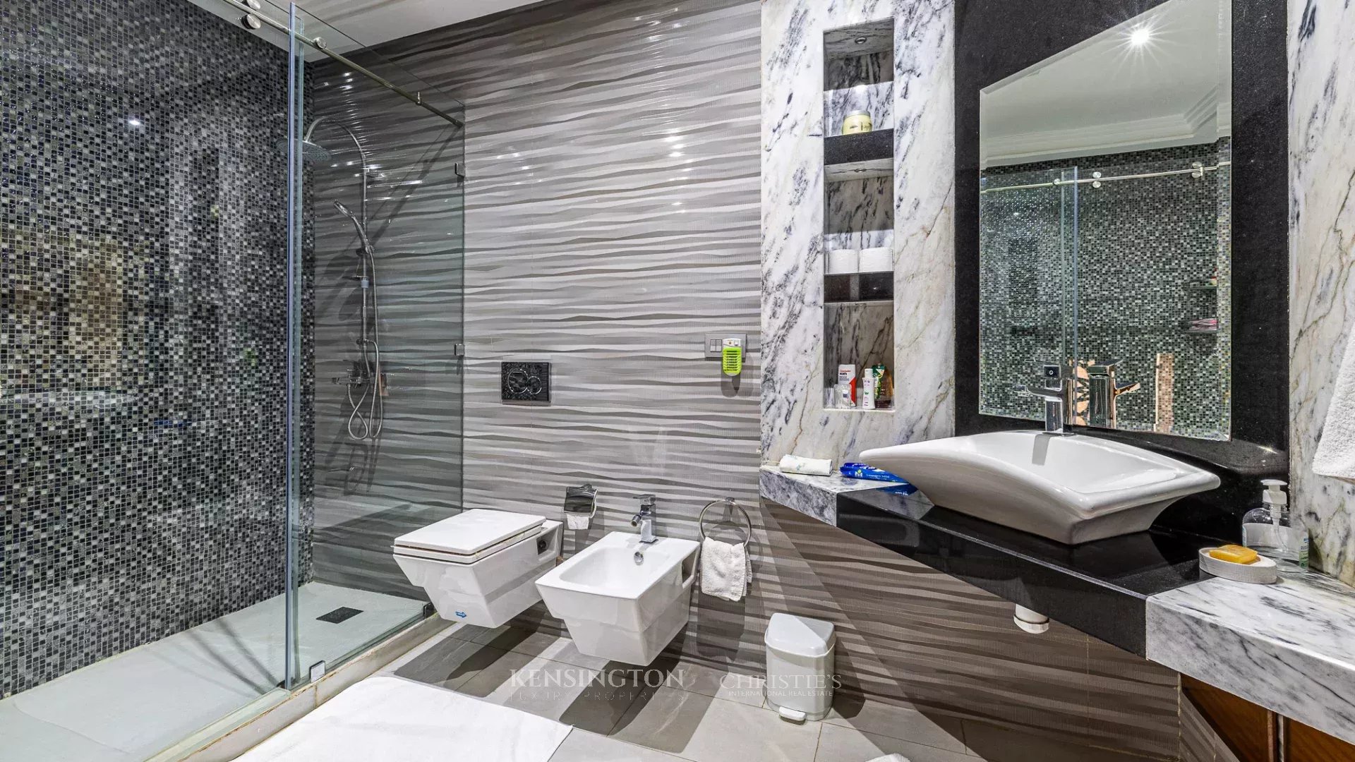 9 Bedroom Villa/Townhouse's Image 32