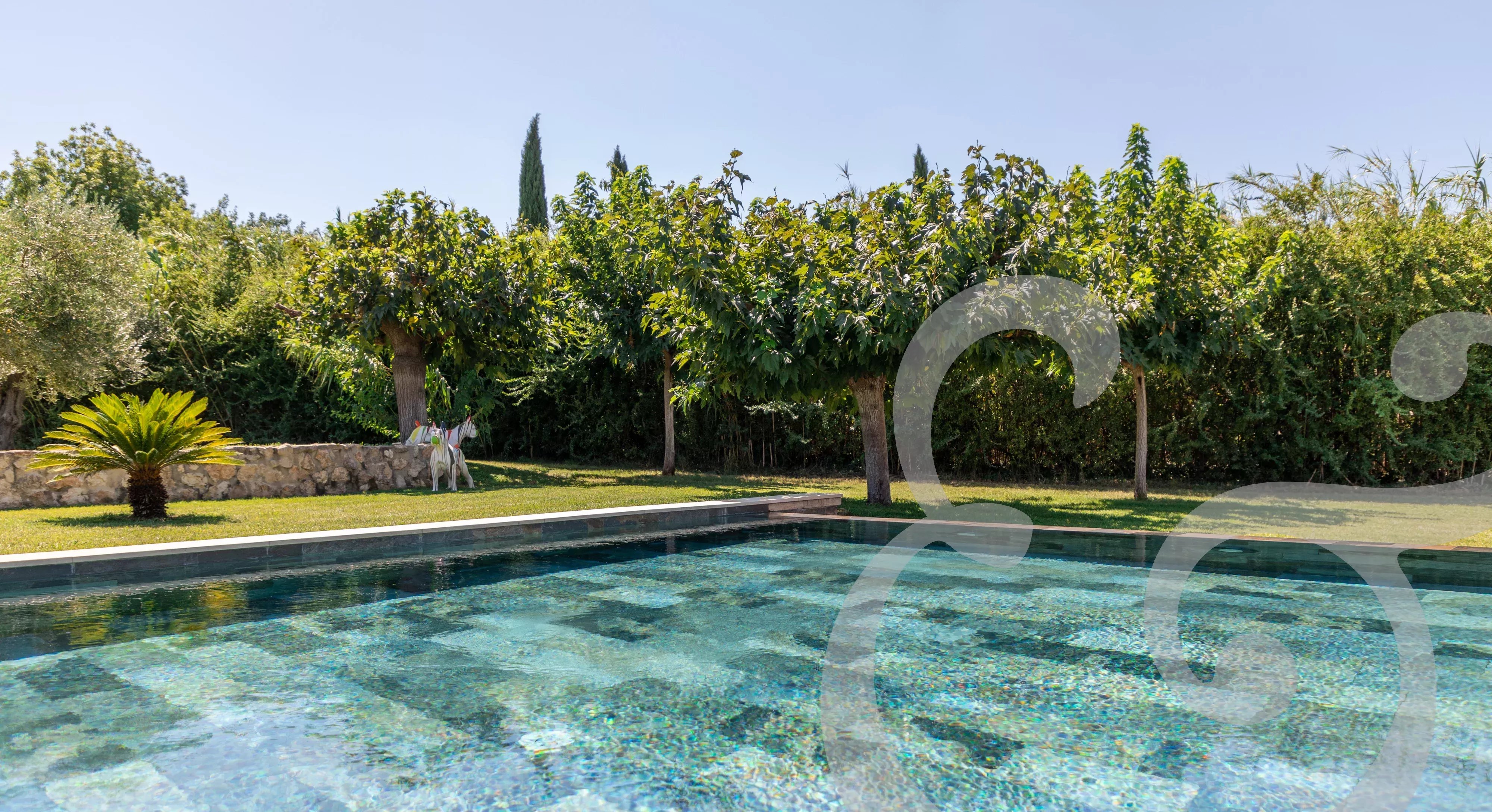 Bâtisse contemporaine Fort potentielle