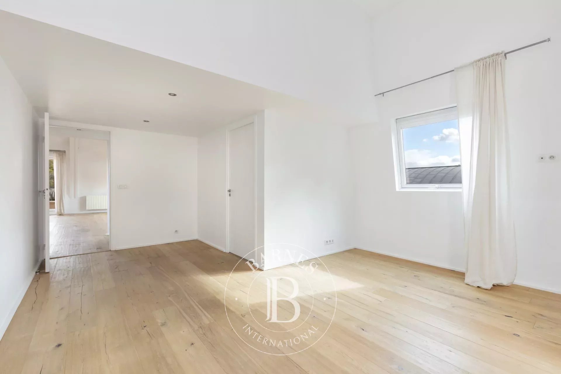 Saint-Cloud  - Appartement 5 Pi&egrave;ces 4 Chambres - picture 9