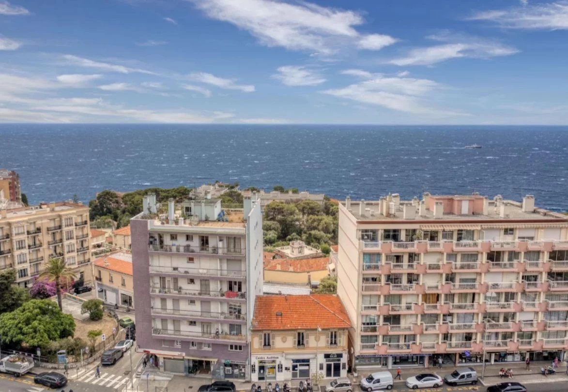 CAP D'AIL "CENTRE" - DERNIER ETAGE 99m² - VUE MER