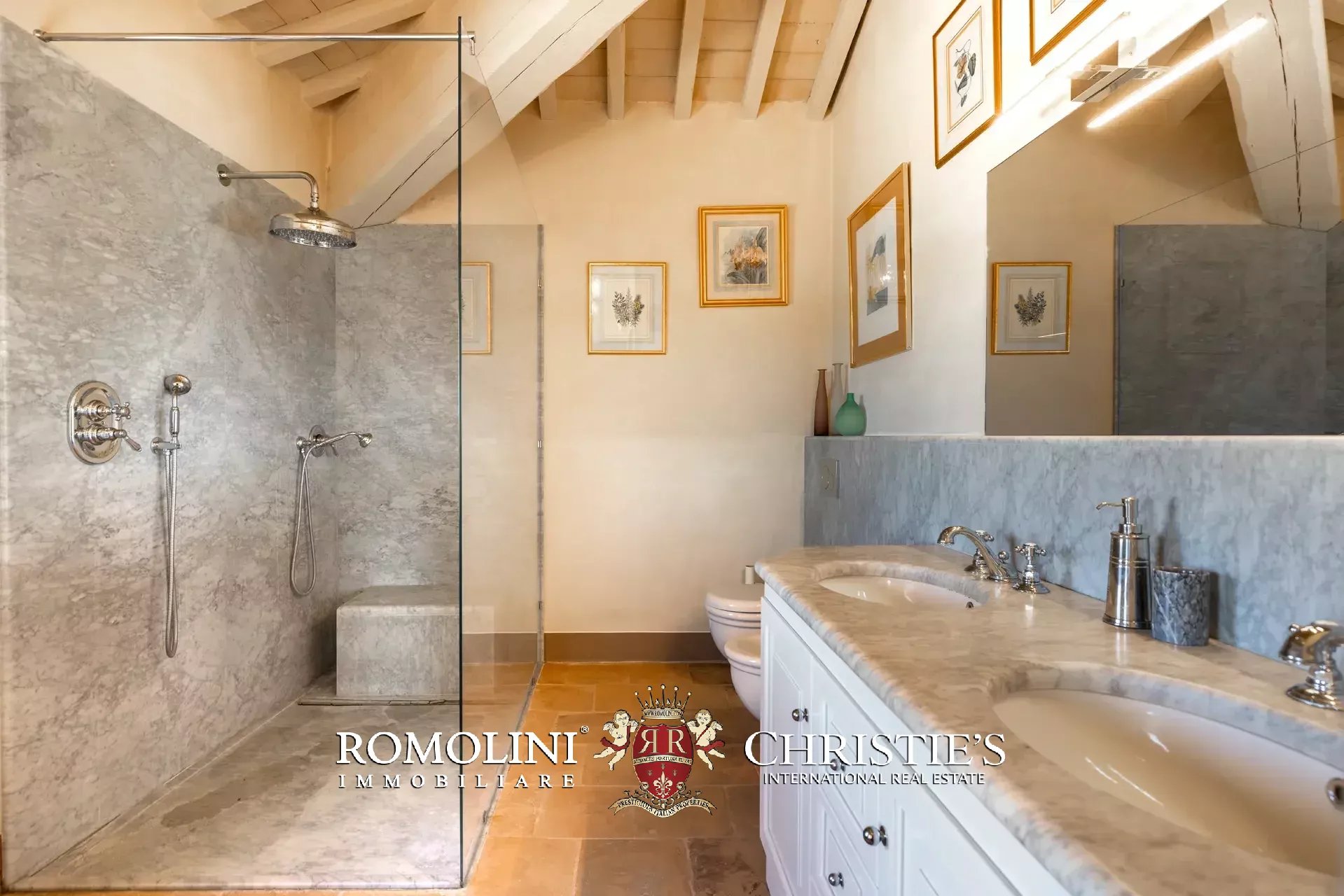 6 Bedroom Villa/Townhouse's Image 96