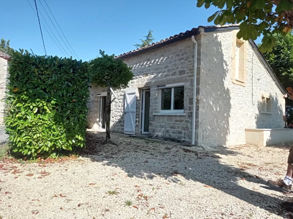 Charming single storey stone house with large garden