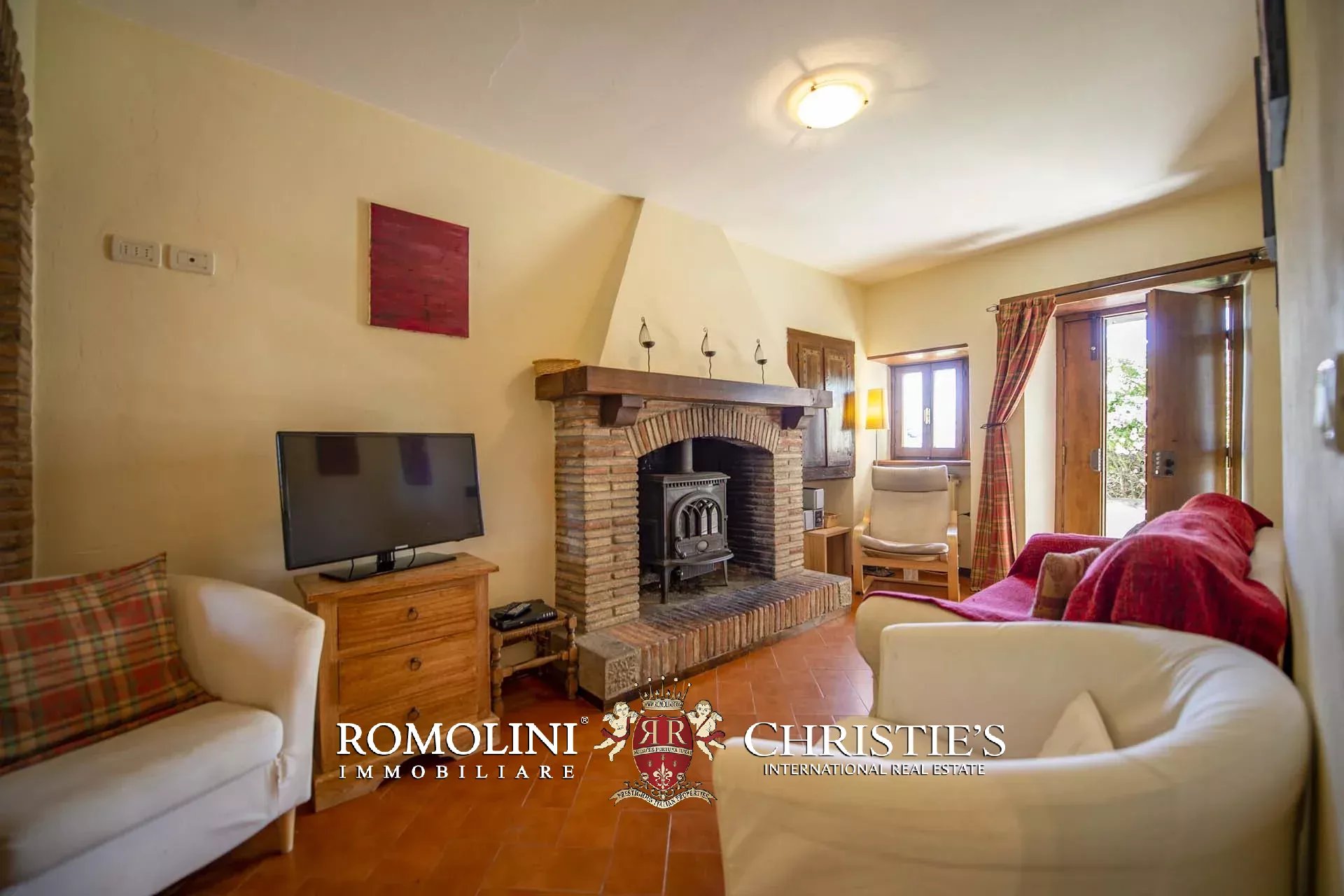 MANOR HOUSE FOR SALE IN CAPRESE MICHELANGELO, TUSCANY