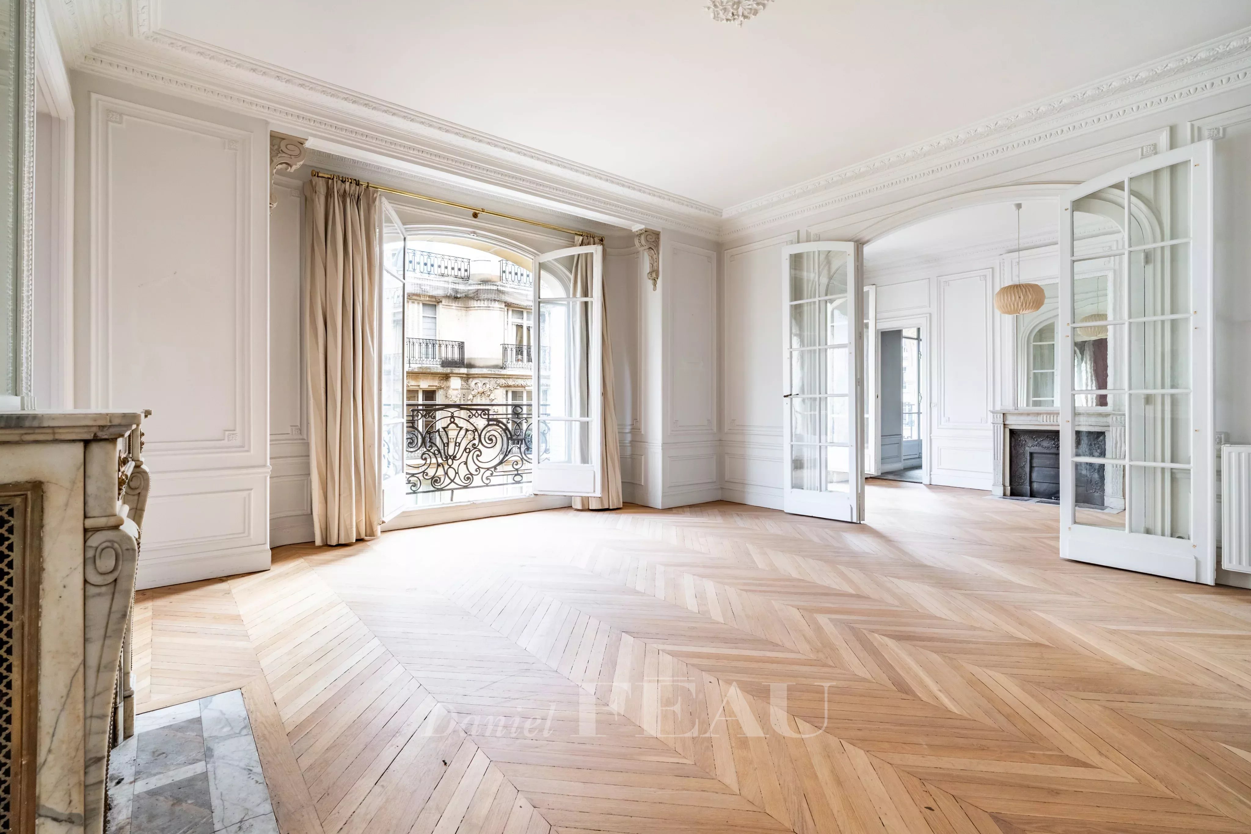 Neuilly-sur-Seine  -  An ideal family apartment