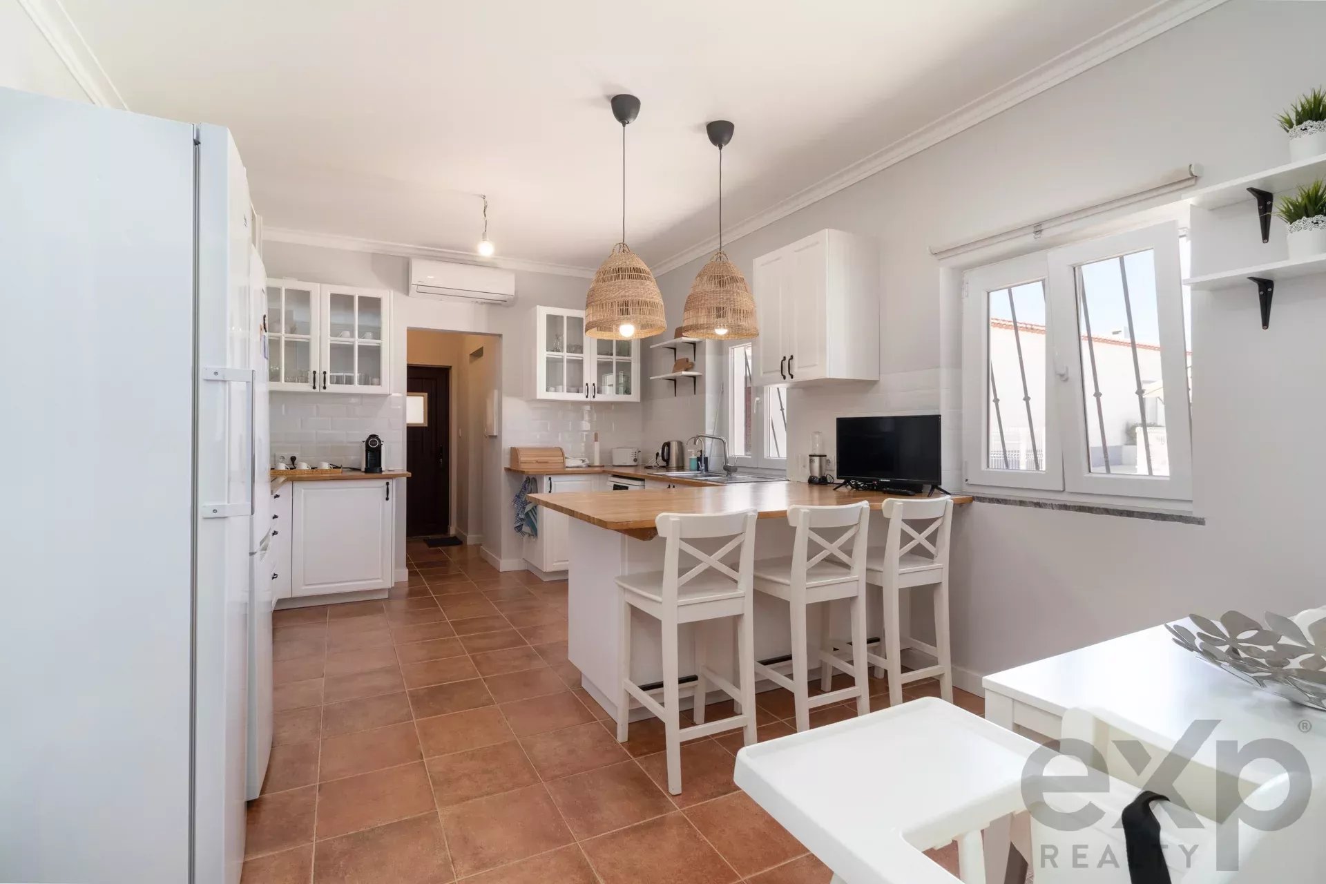 Luxury Equestrian Property + Guest House 85992157 image 40