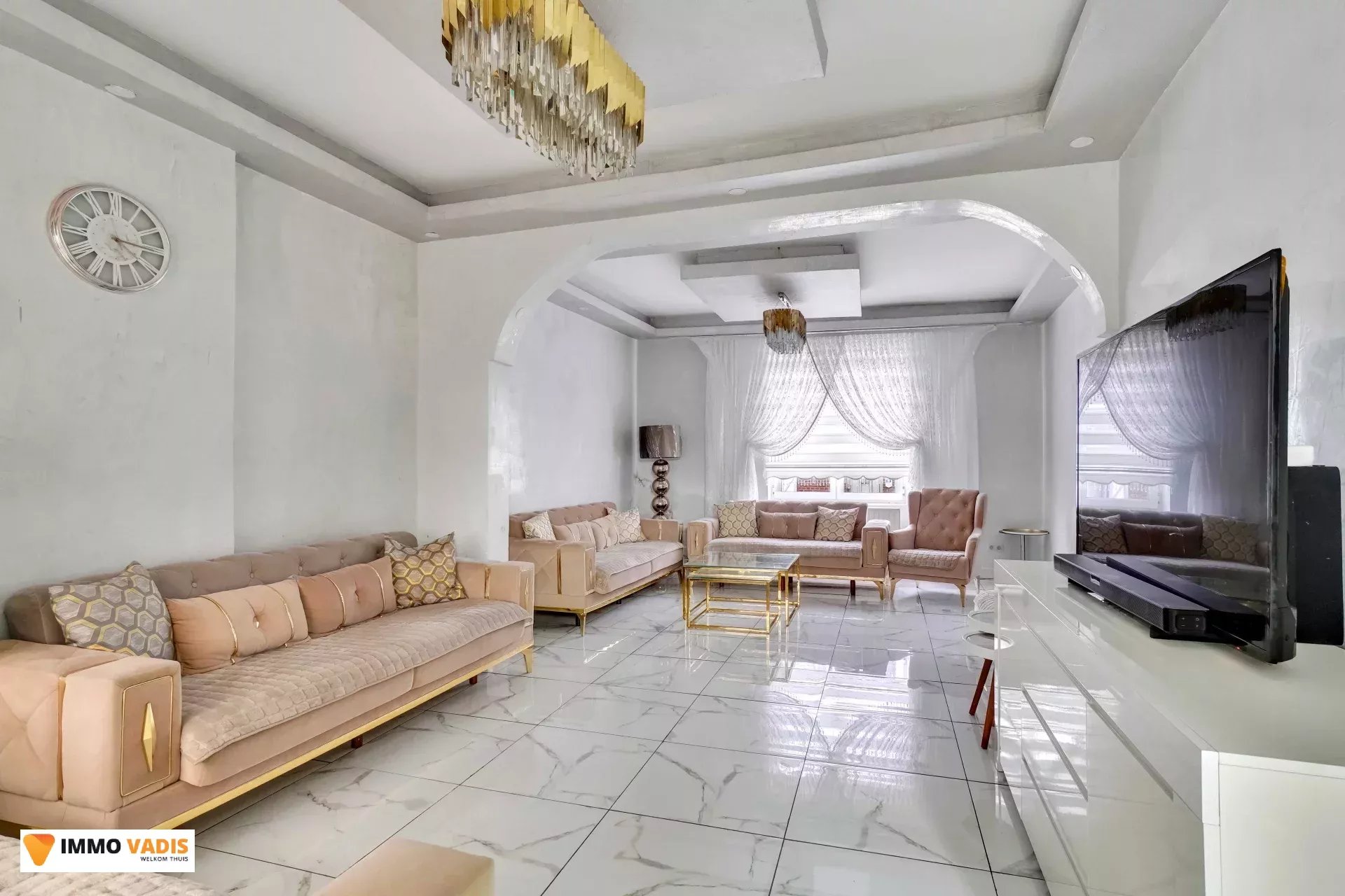 gerenoveerde gezinswoning met 5 slaapkamers