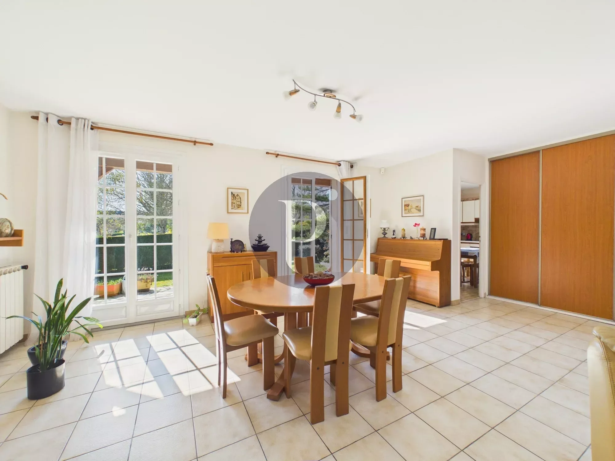 vente-maison-7-pieces-verrieres-le-buisson-86837872