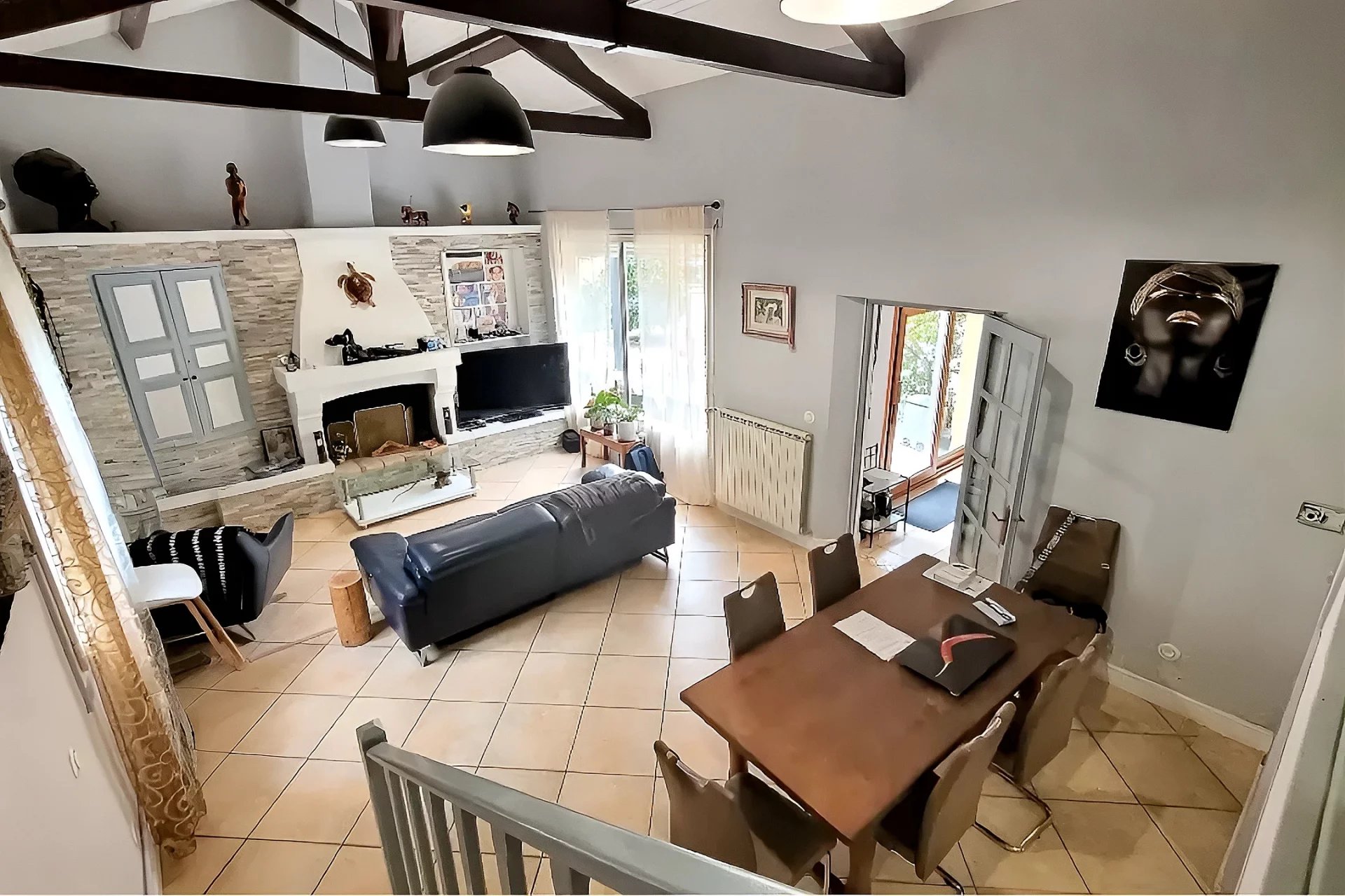 House with PMR access in Menton, garden and parking spaces