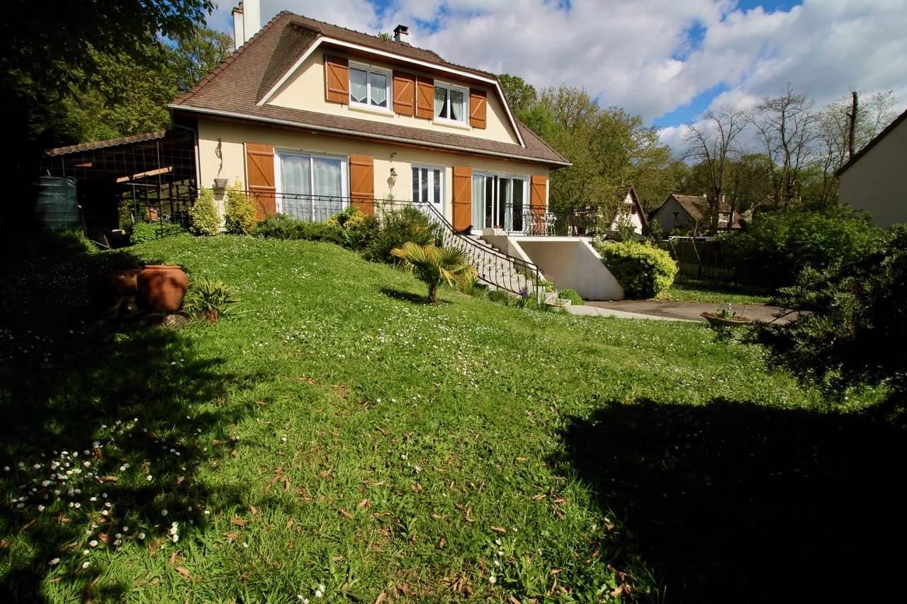 A VENDRE A Jouars-Pontchartrain Maison 6 pièces 183m2