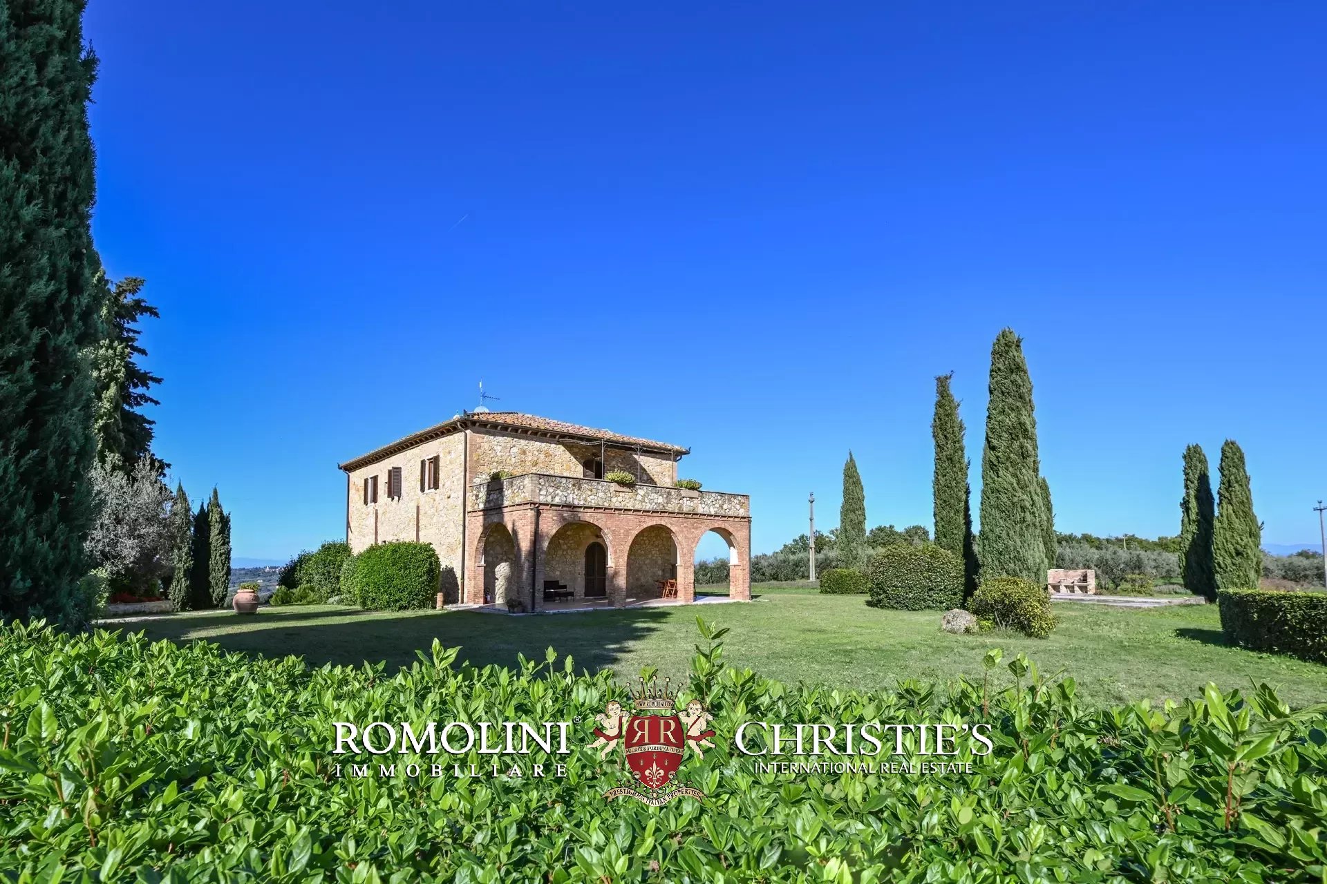 35 Bedroom Vineyard's Image 4