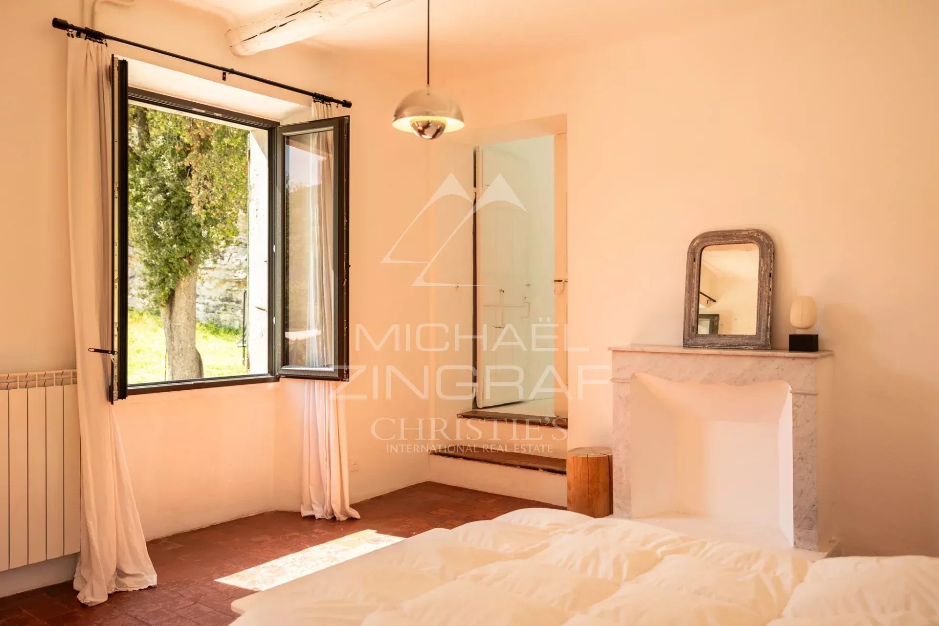 6 Bedroom Villa/Townhouse's Image 8
