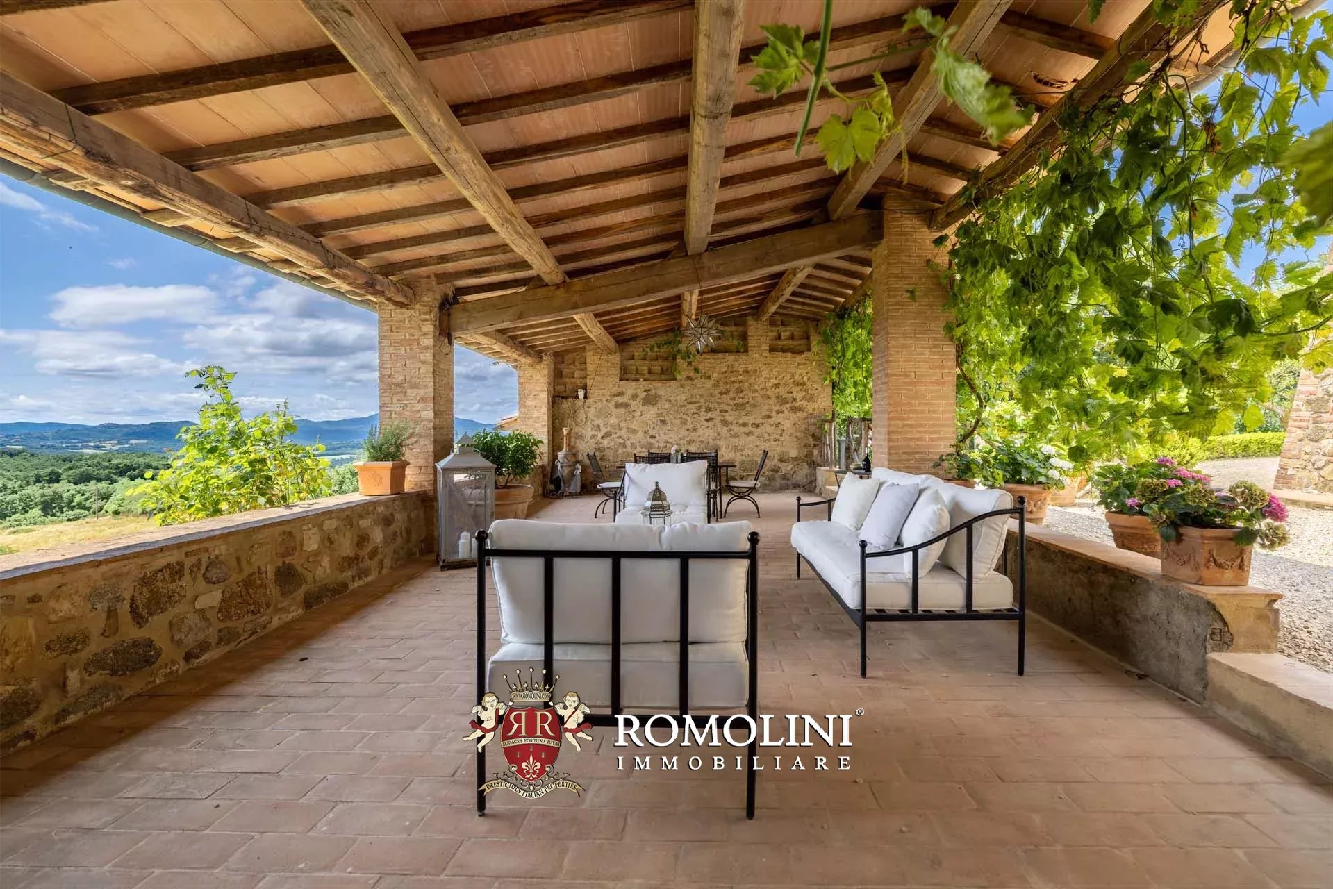 6 Bedroom Villa/Townhouse's Image 29