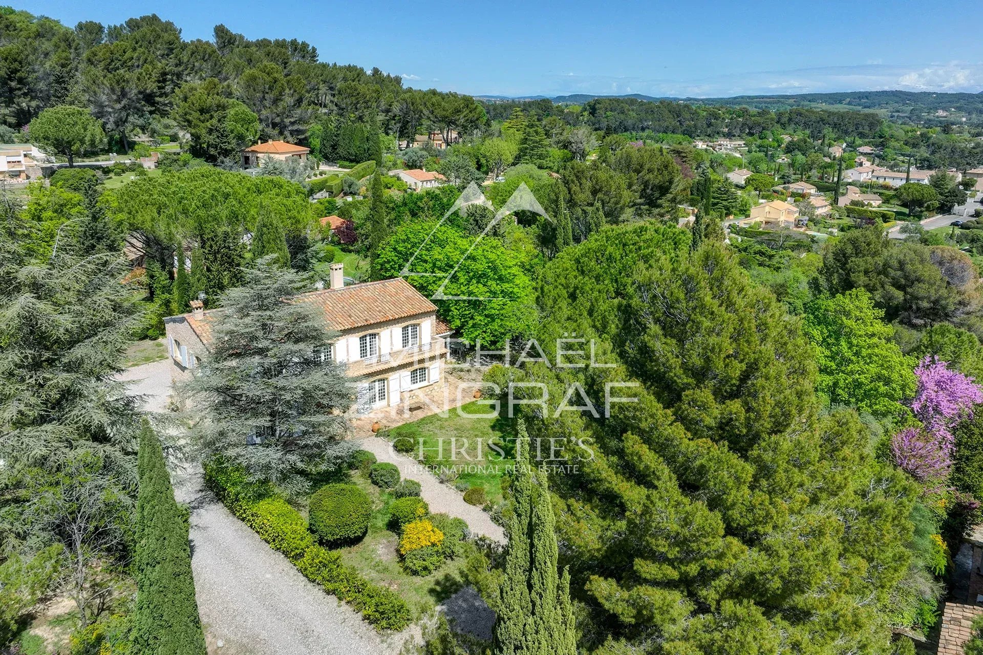 4 Bedroom Villa/Townhouse's Image 9