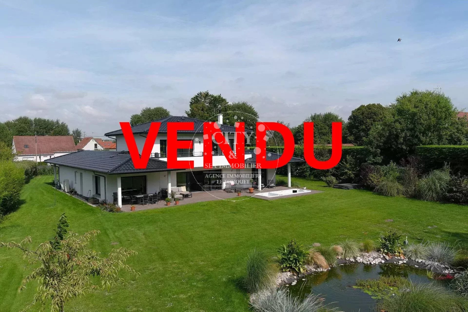 CUCQ - VILLA DE 246M2 AVEC 5 CHAMBRES