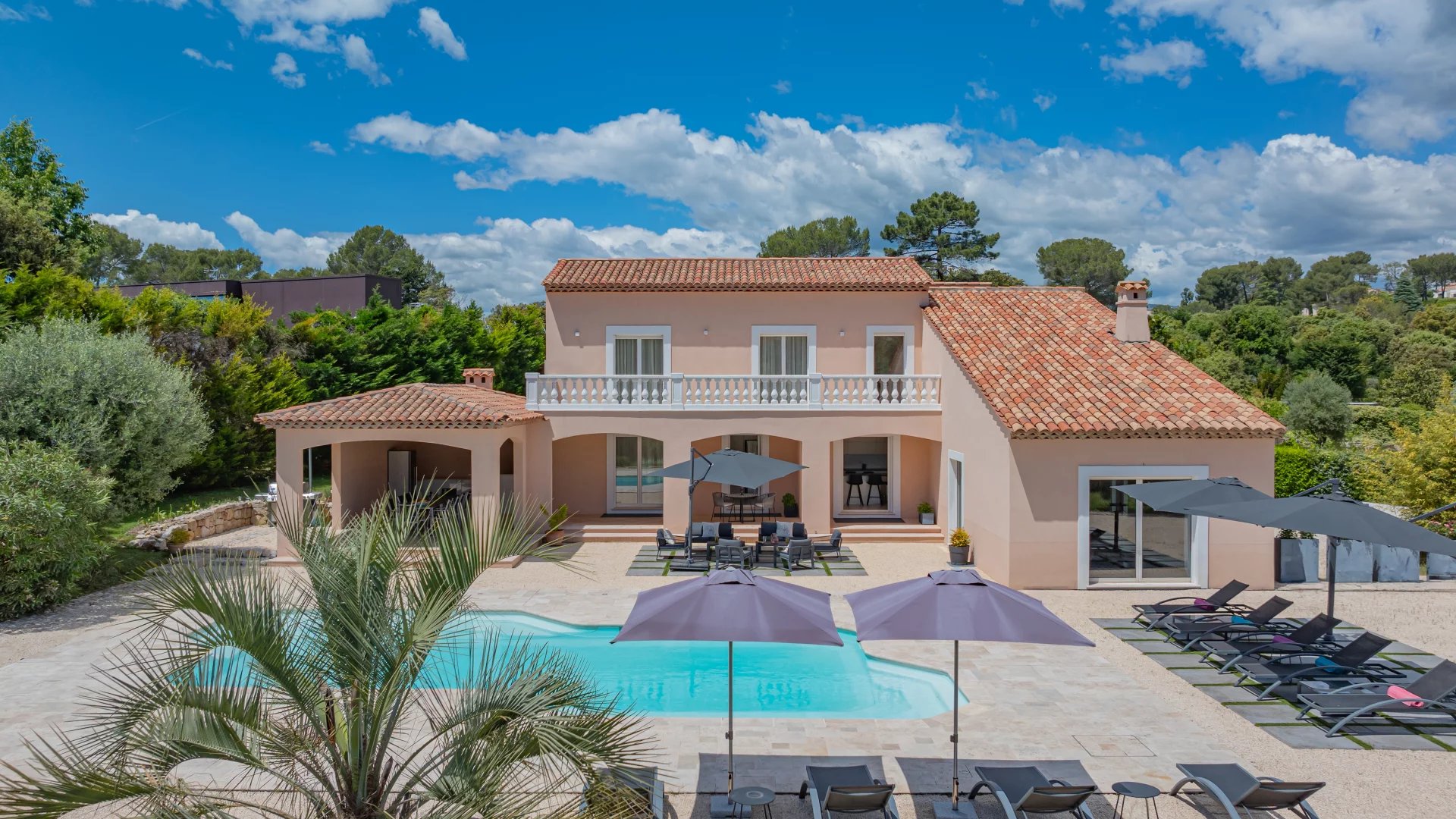 Sale House Valbonne