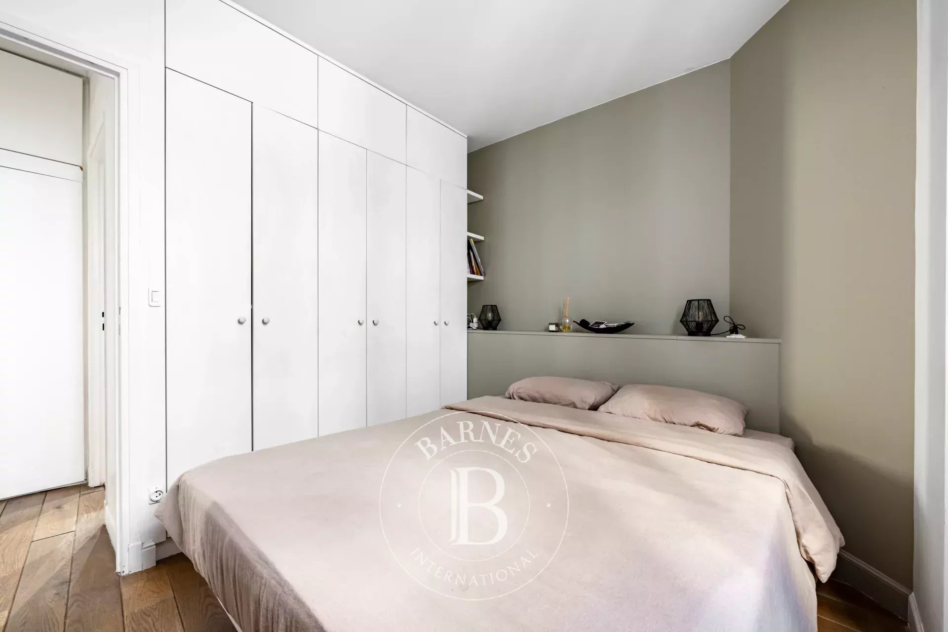 Daire Paris 4ème - picture 10