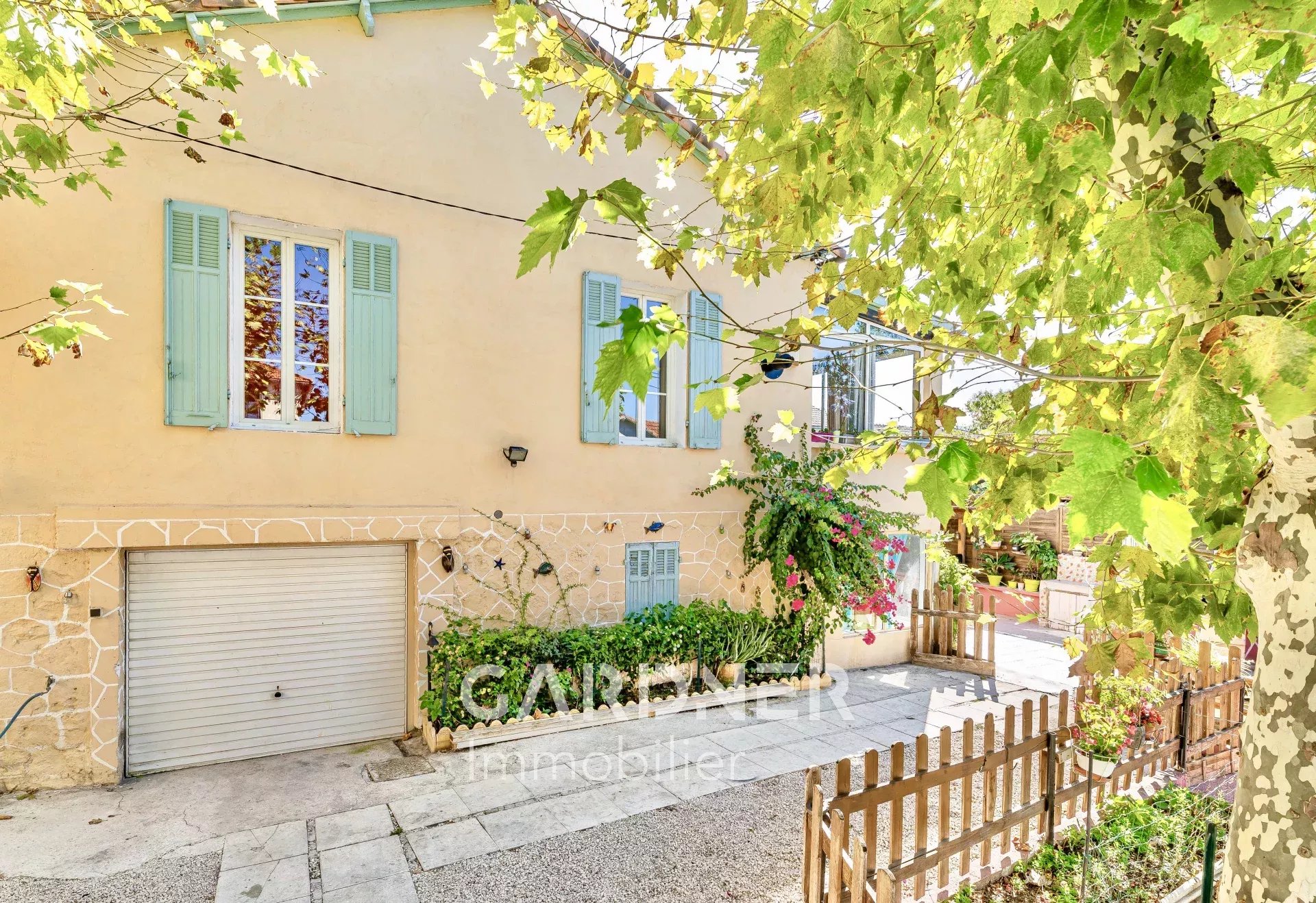 Agence immobilière de 