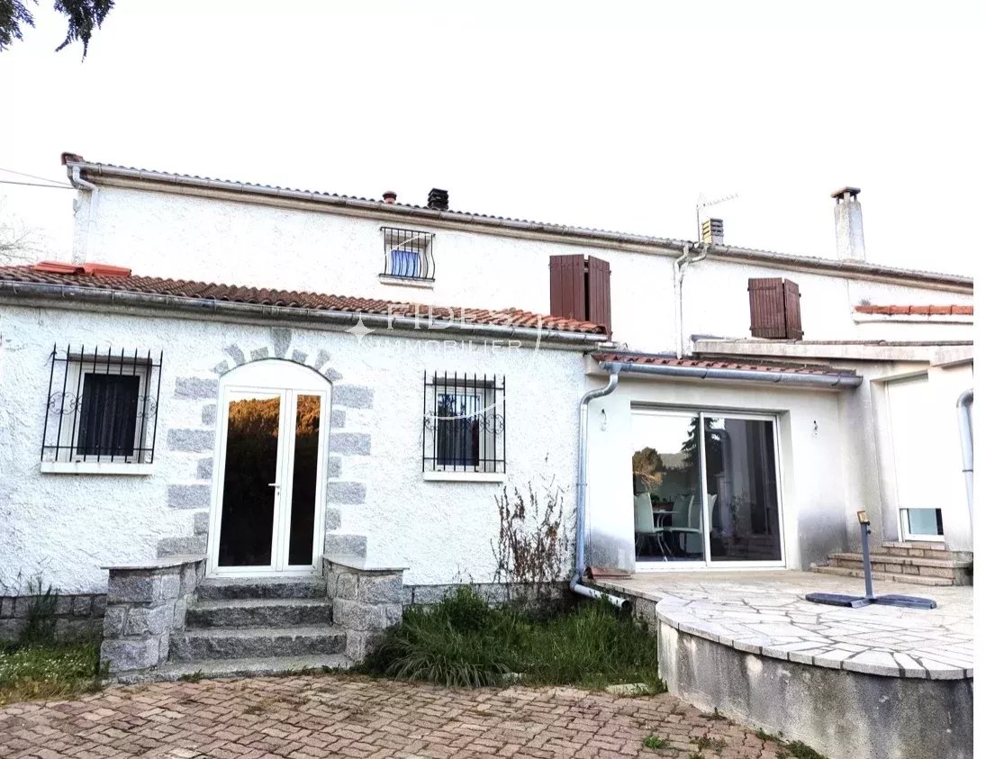 Maison accompagnée de 2 appartements loués - Photo 2