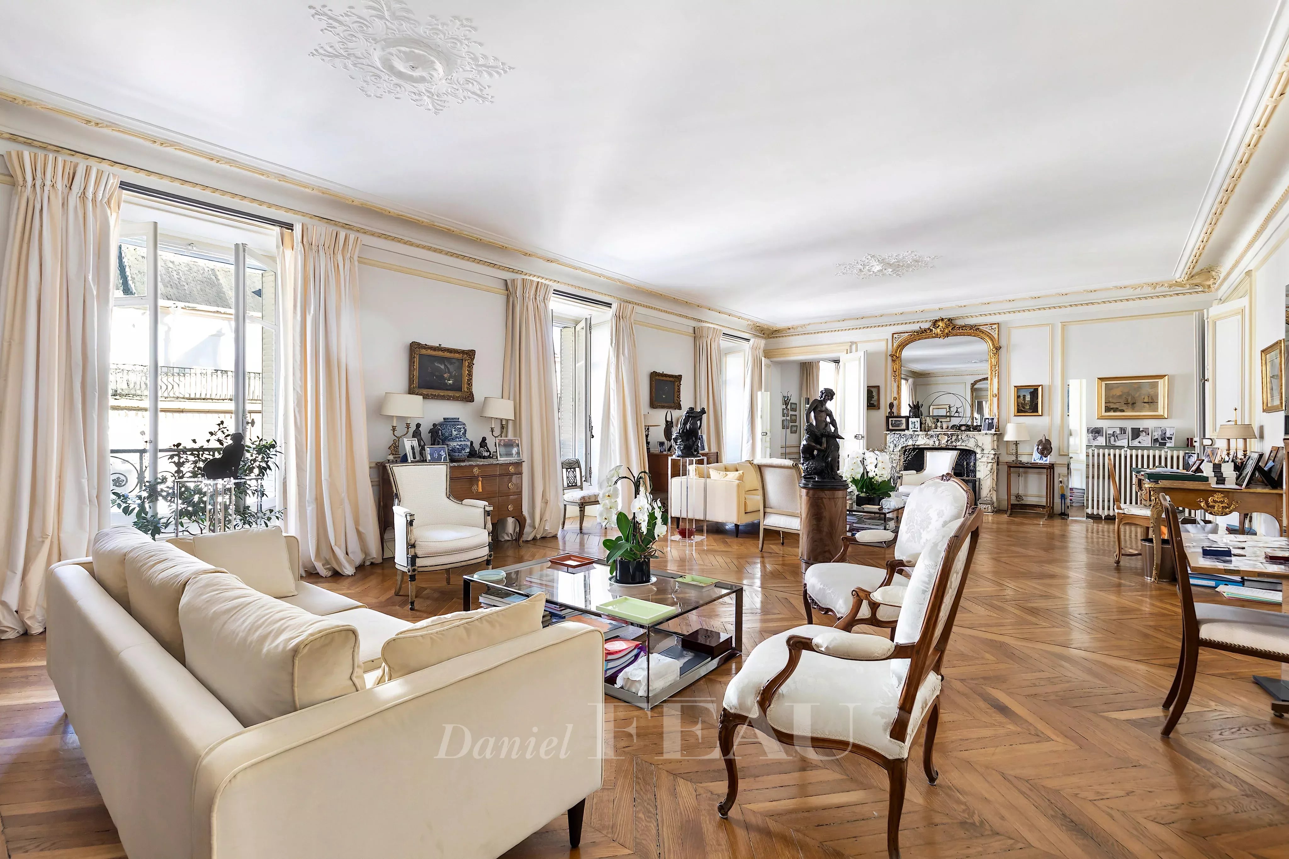 Paris 8th District – An elegant family apartment