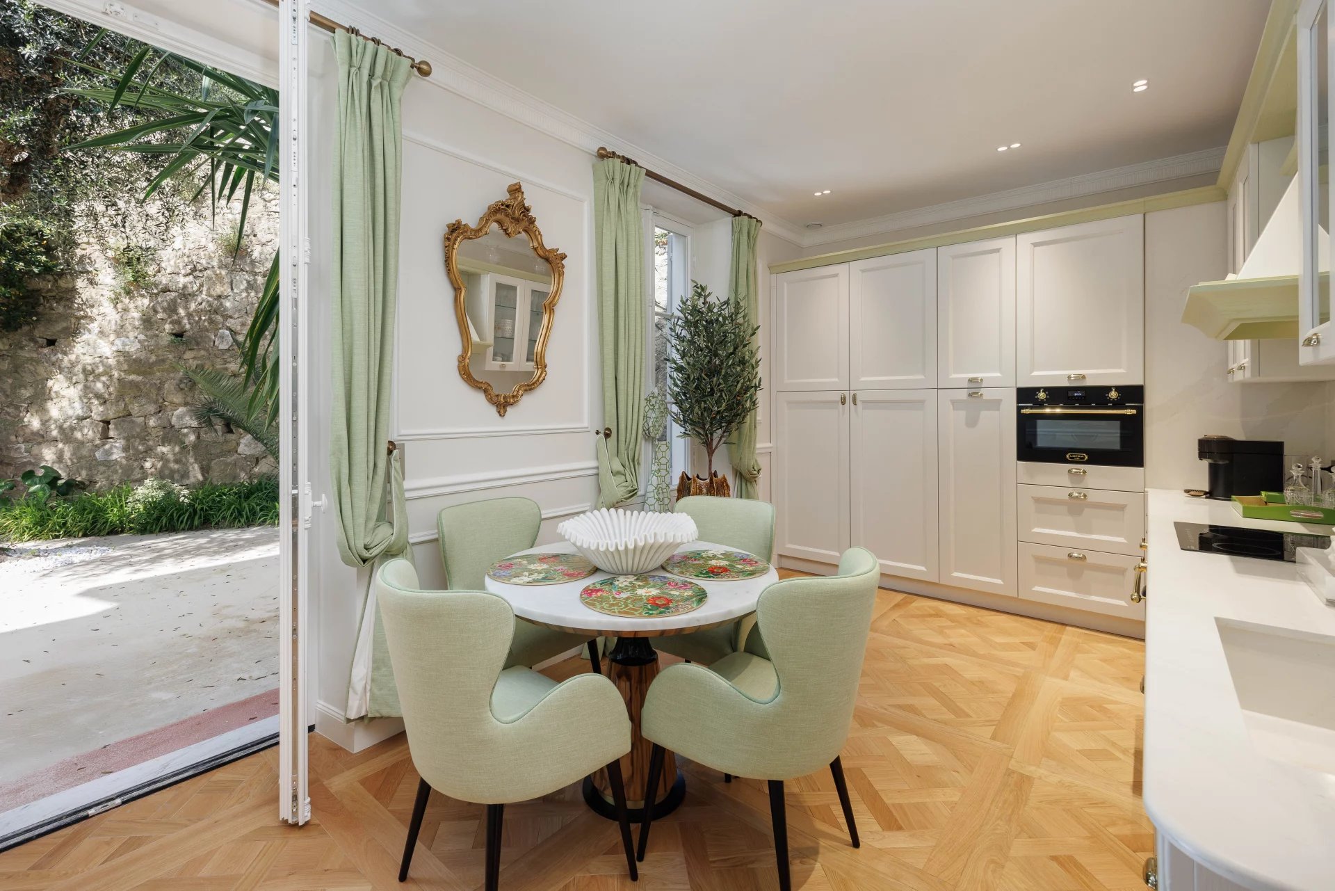 Elegant 7-Bedroom Residence in Beaulieu-sur-Mer