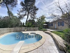 Roquefort les Pins, near town center, superb garden, swimming pool, dependance, commanding position. — photo 2 of 7