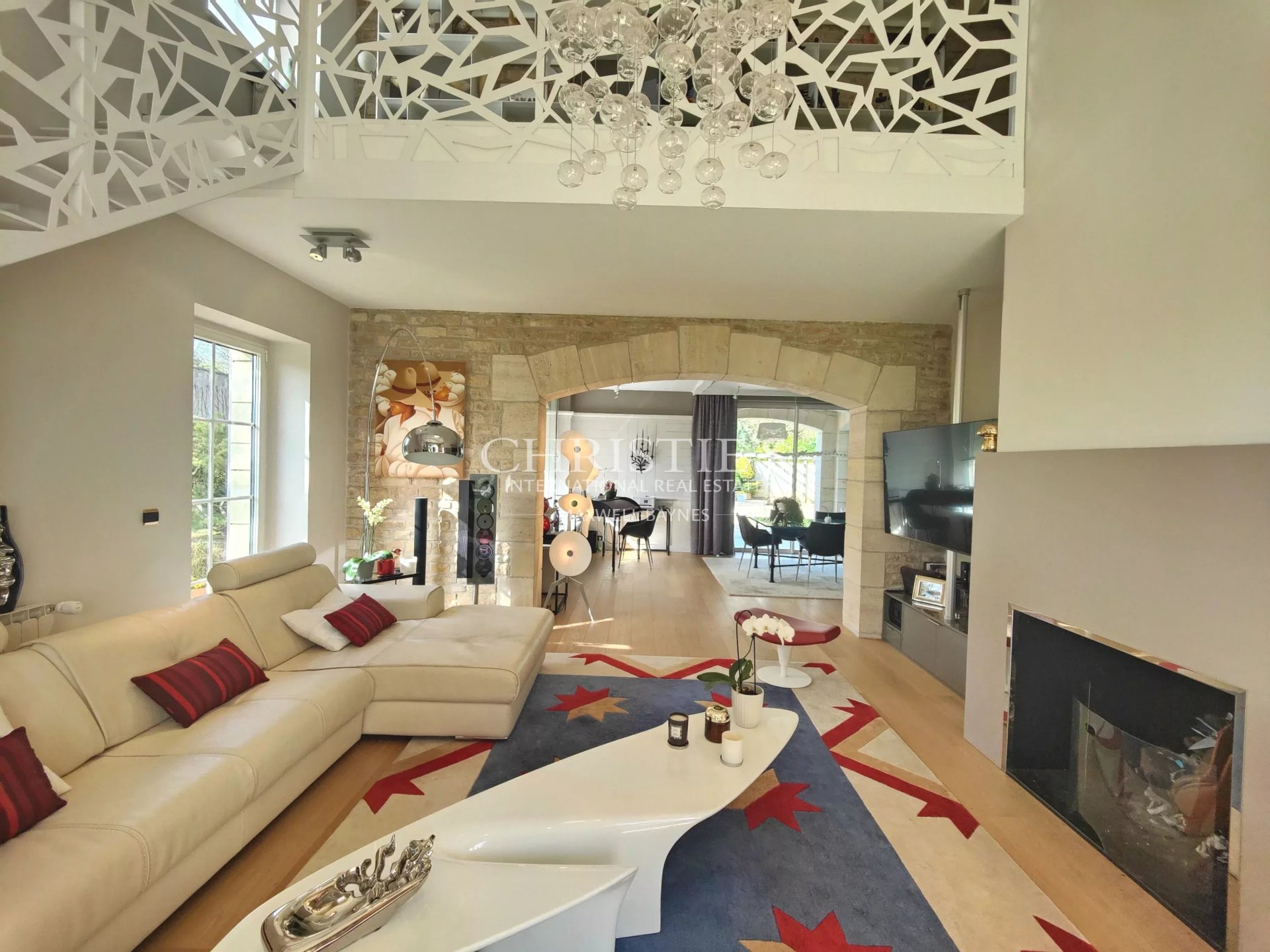 5 Bedroom Villa/Townhouse's Image 3