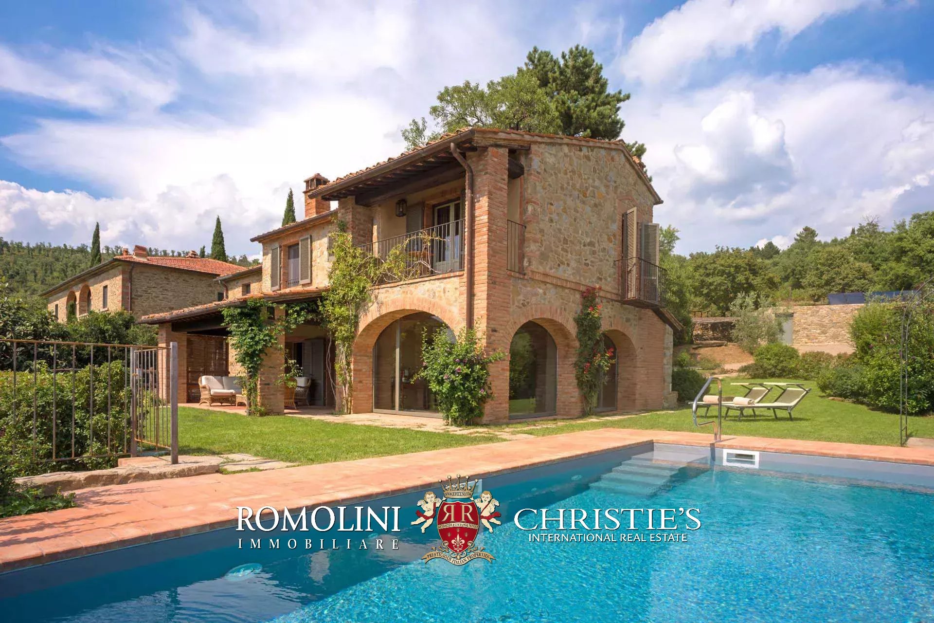 16 Bedroom Vineyard's Image 10